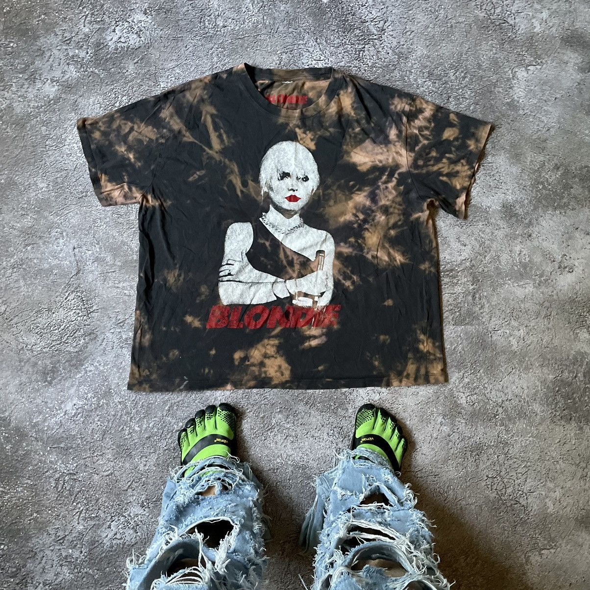 Vintage Vintage Y2K Sun Faded Graphic Tee Blondie Face Oversized XL Size US XL / EU 56 / 4 - 1 Thumbnail