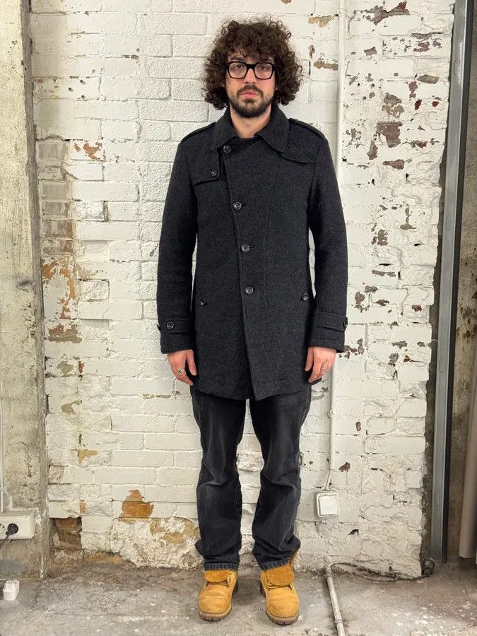Armani Collezioni 2000s Armani Dark Grey Wool Asymmetrical Lined Coat Size US M / EU 48-50 / 2 - 2 Thumbnail
