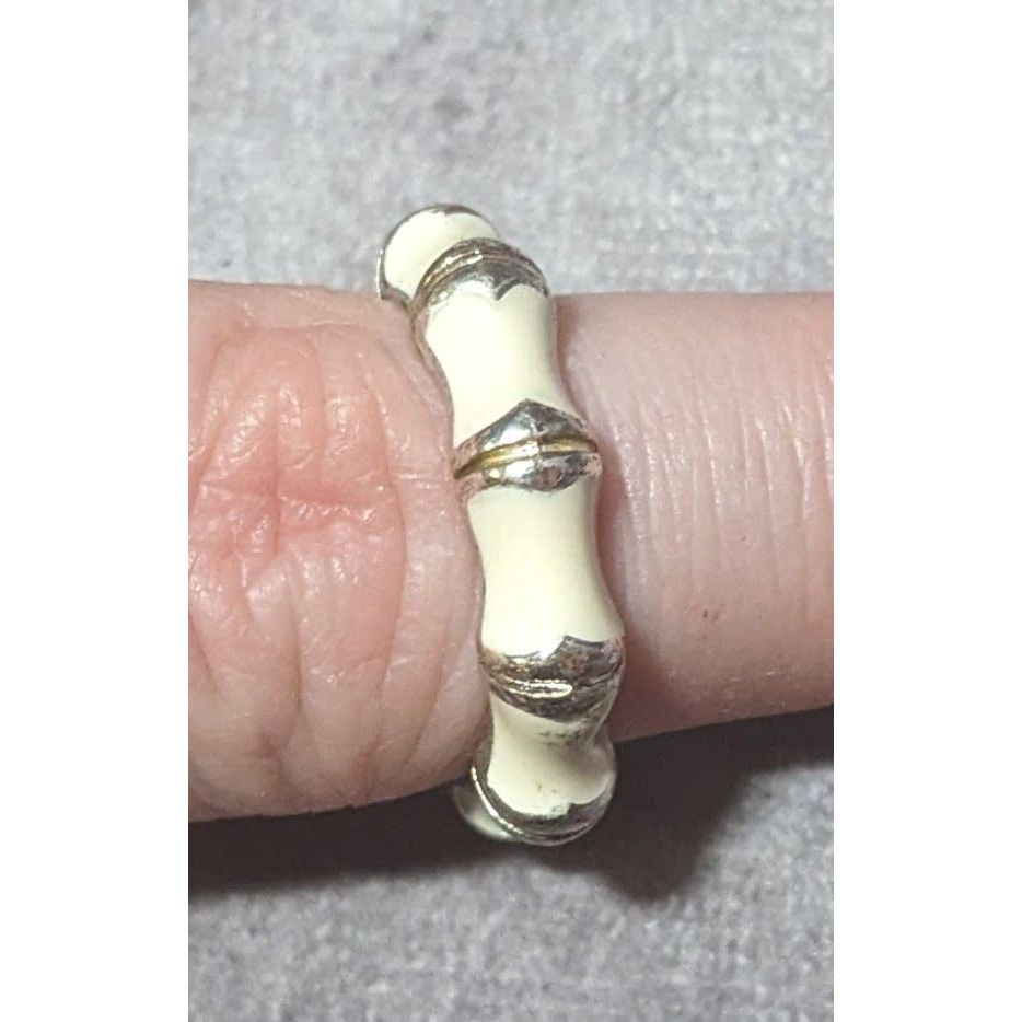Other Vintage Cream And Silver Tone Bamboo Style Fashion Ring Size Size ONE SIZE - 11 Thumbnail