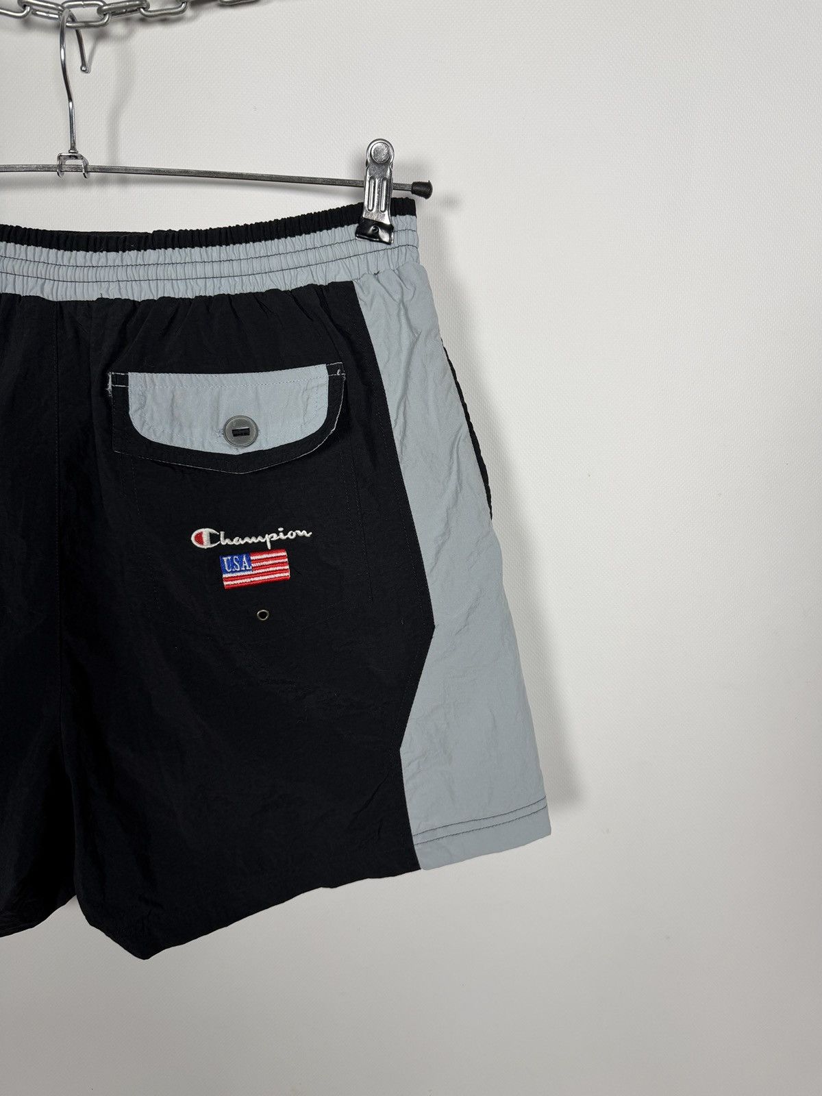 Champion Men’s Vintage Champion Athletic Shorts USA Flag 90s Size L Size US 36 / EU 52 - 12 Thumbnail
