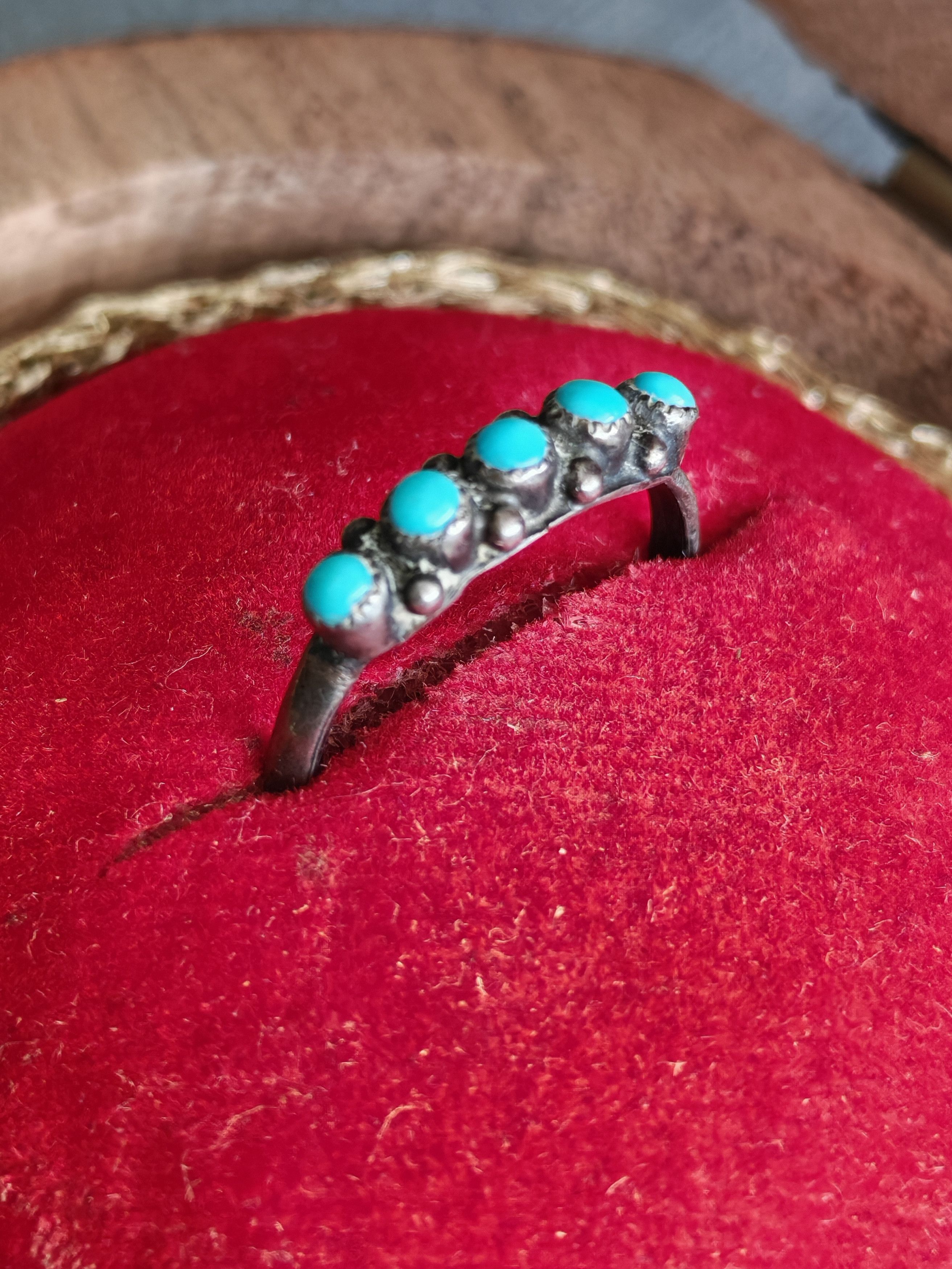 Other VINTAGE ZUNI STERLING SILVER 925 & PETITPOINT TURQUOISE RING Size ONE SIZE - 1 Thumbnail