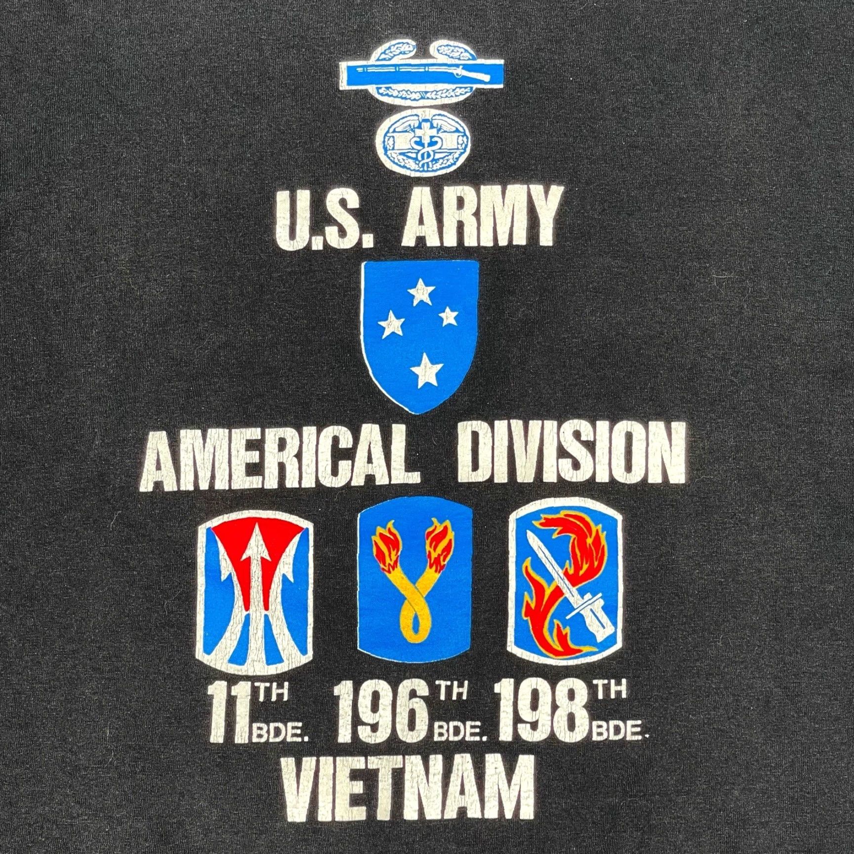 Vintage VINTAGE Army Americal Division Vietnam T Shirt Screen Stars Mens Large Crew Neck Short Sleeve Black Knit 80s - Military Graphic Print Size US L / EU 52-54 / 3 - 2 Thumbnail