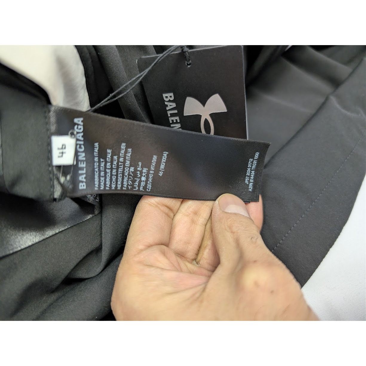 Balenciaga × Under Armour o1rshd1 Reversible Tracksuit Jacket in Black Size US S / EU 44-46 / 1 - 18 Thumbnail