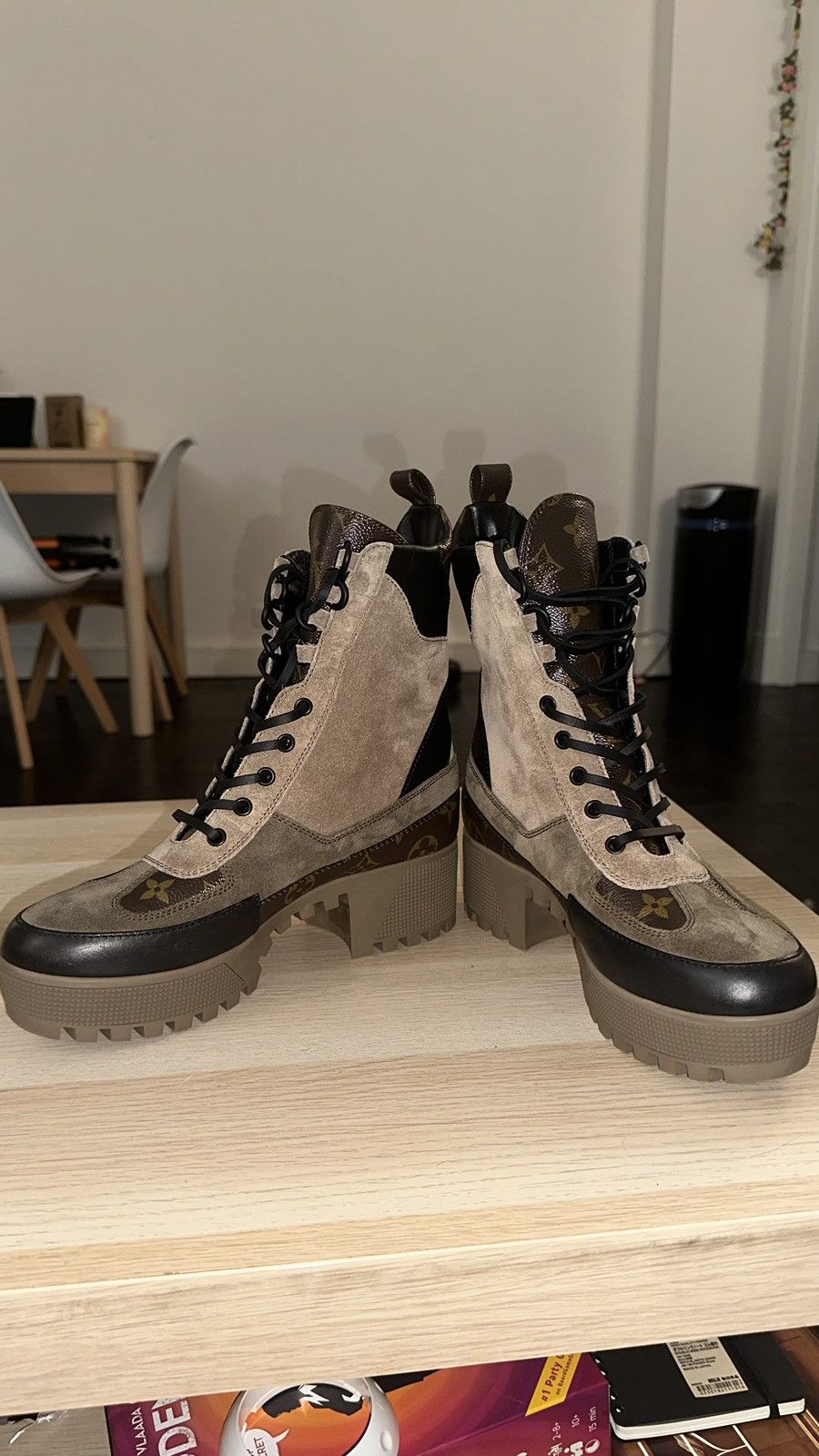 Louis Vuitton Louis Vuitton Lace up suede Boot Size US 8.5 / IT 38.5 - 8 Thumbnail