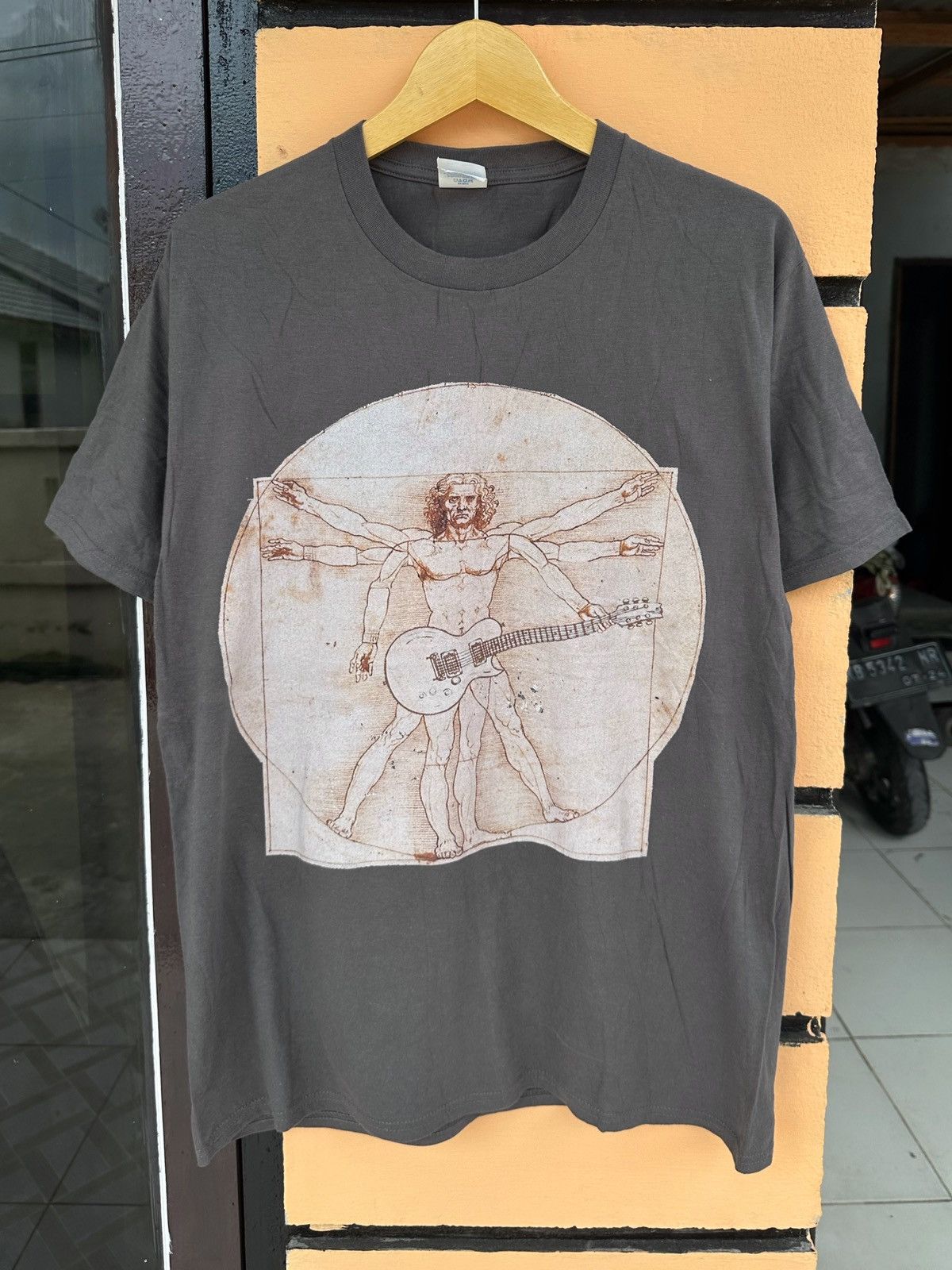 Hysteric Glamour × If Six Was Nine × Japanese Brand Leonardo Davinci Guitar tees Size US M / EU 48-50 / 2 - 1 Thumbnail