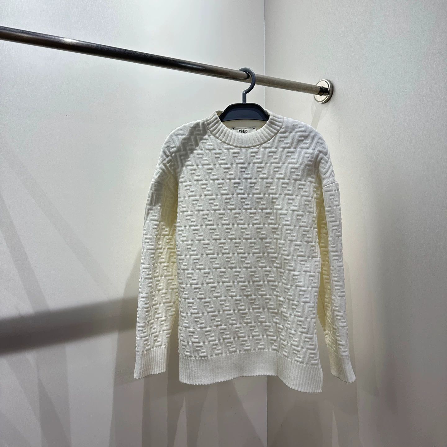 Fendi Fendi mar220 FF All Over Embossed LS Sweatshirt 36 Size XS / US 0-2 / IT 36-38 - 1 Thumbnail