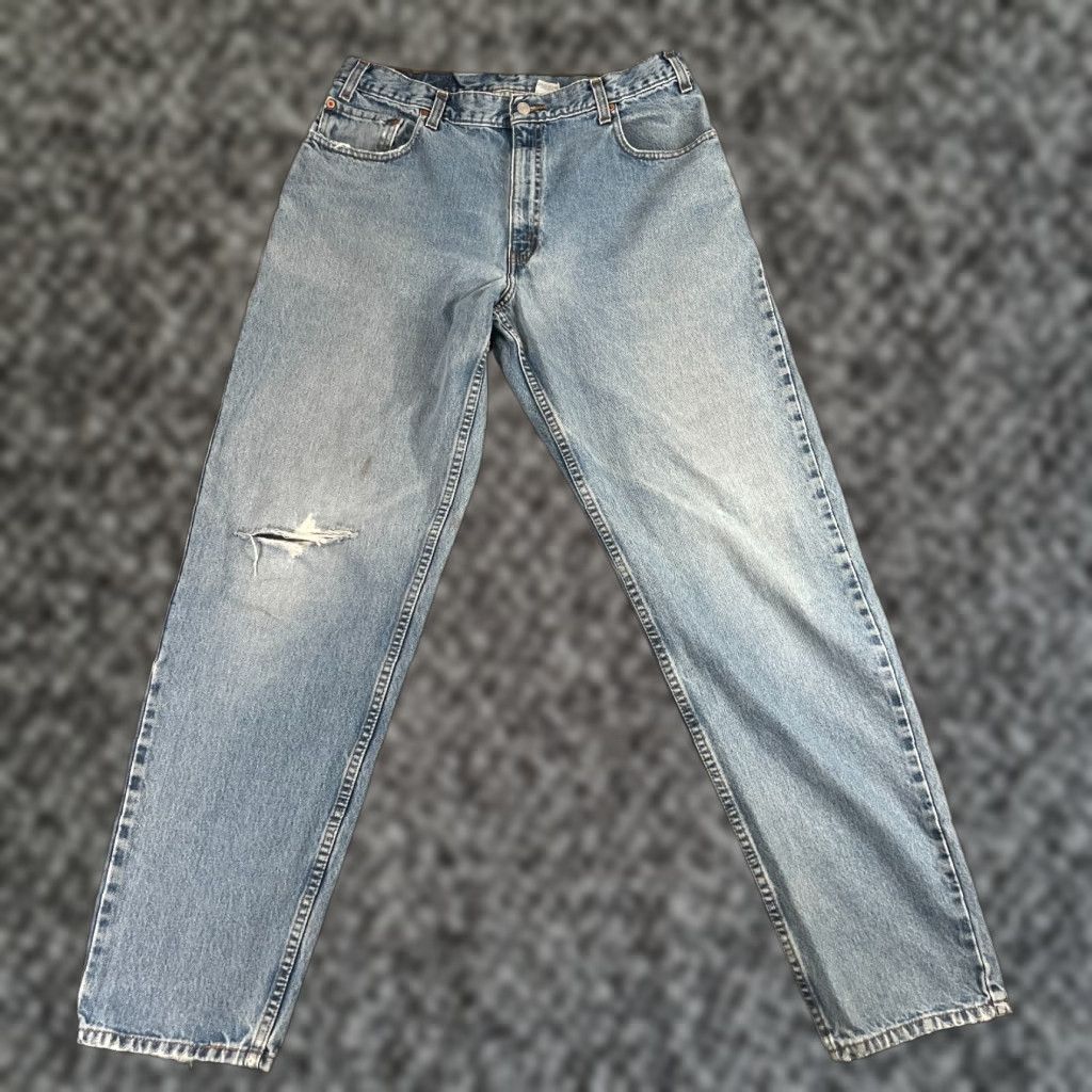 Levi's Vintage Levi's 560 Tapered Fit Men’s Jeans 36x34 Blue Distressed Cotton Denim Size US 36 / EU 52 - 1 Thumbnail