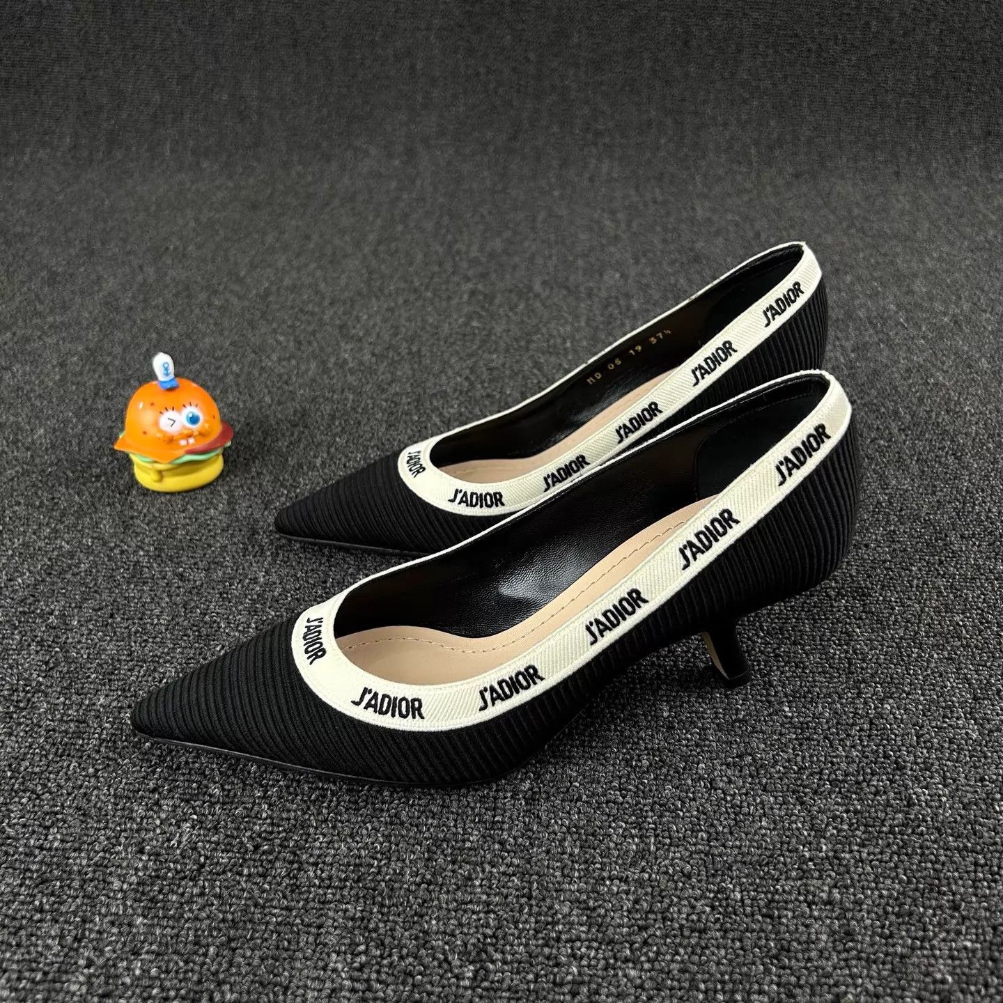 Dior Dior Women's Black Kitten Heel Pumps 37.5 Size US 7 / IT 37 - 1 Thumbnail