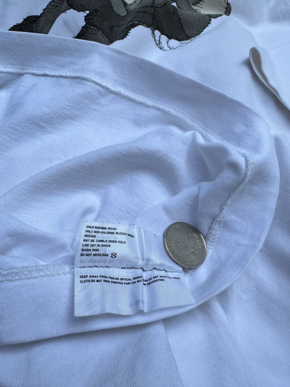 Kaws KAWS x UNIQLO Clean Slate UT SS19 T-shirt The t-shirt Size US M / EU 48-50 / 2 - 7 Thumbnail