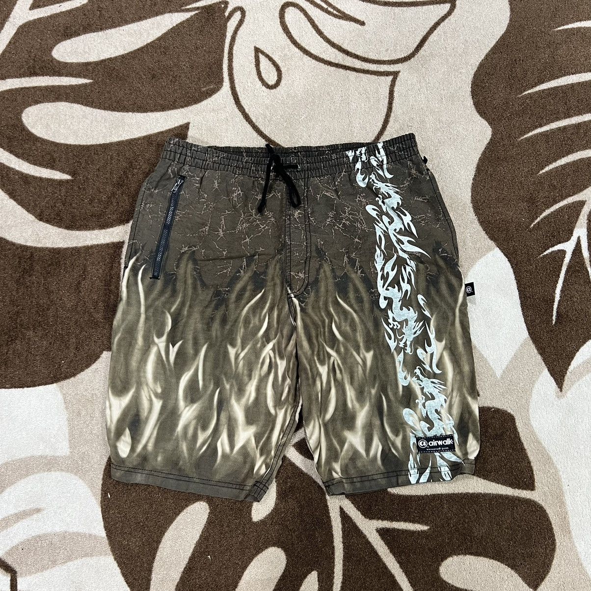 Airwalk shops camo shorts