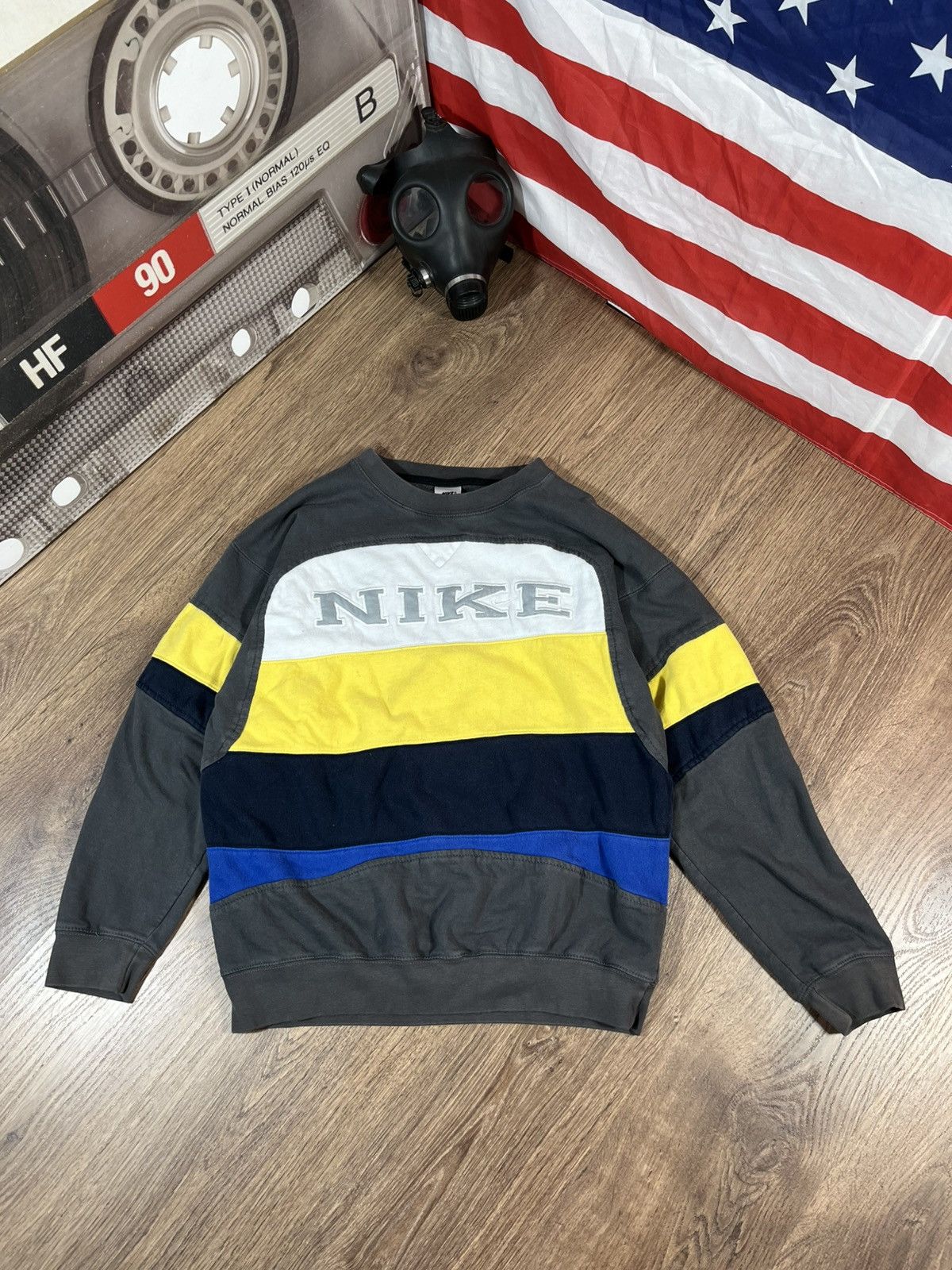 Vintage Vintage Nike Multicoloured Sweatshirt 90s Size US L / EU 52-54 / 3 - 1 Thumbnail