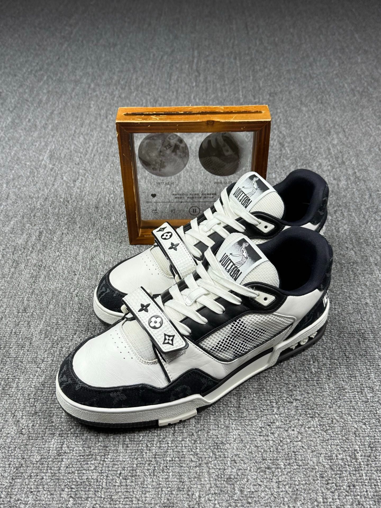 Louis Vuitton Louis Vuitton Training Black Lowtop Sneakers 9 Men Size US 9 / EU 42 - 1 Thumbnail