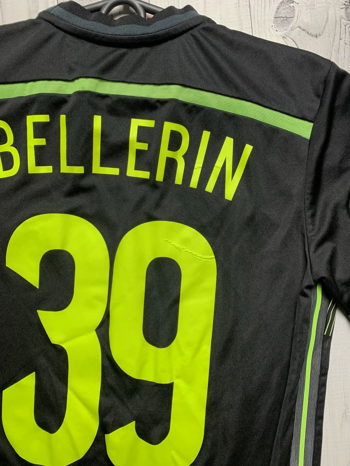 Adidas × Vintage Vintage adidas Spain soccer jersey 39 Bellerin size Xs Size US XS / EU 42 / 0 - 6 Thumbnail
