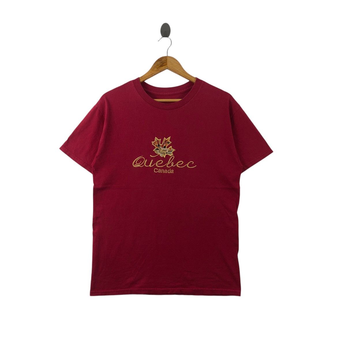 Vintage Vintage 90s QUEBEC Canada Tee Shirt Big Logo Embroidered Size US M / EU 48-50 / 2 - 1 Thumbnail