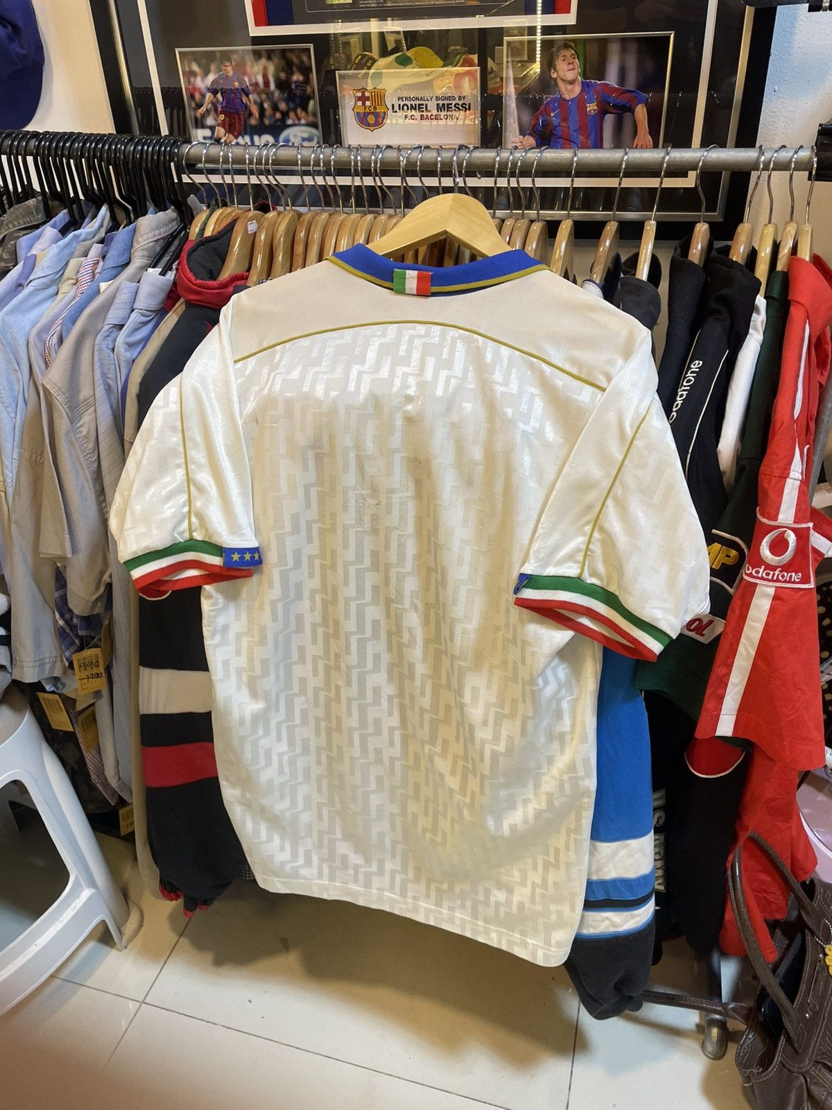 Nike Vintage 1995-1996 Italy Away Kit Size US M / EU 48-50 / 2 - 3 Thumbnail