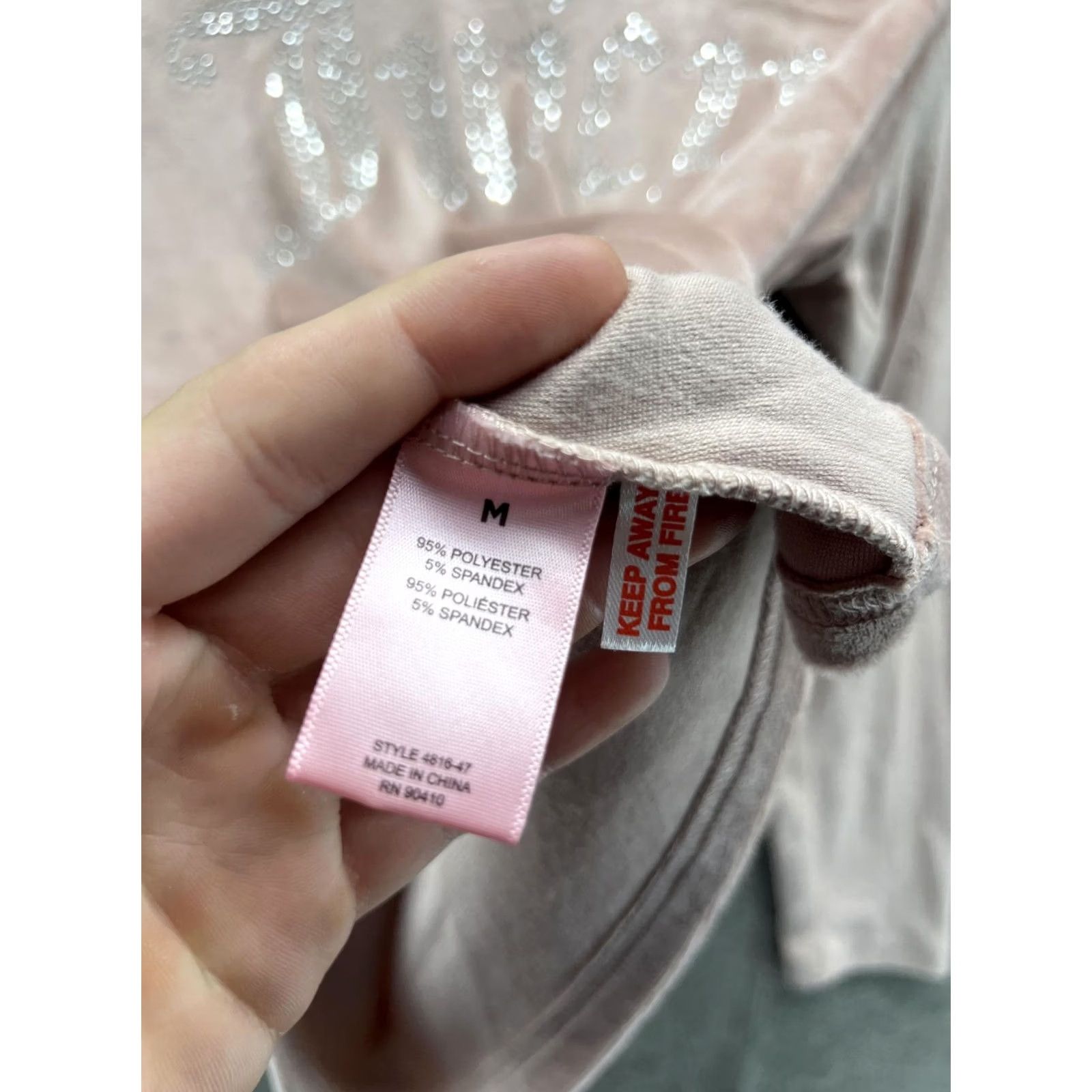 Juicy Couture Juicy Couture Sleep Pajama Top Womens Medium Pink Velour Rhinestone Long Sleeve Size M / US 6-8 / IT 42-44 - 6 Thumbnail