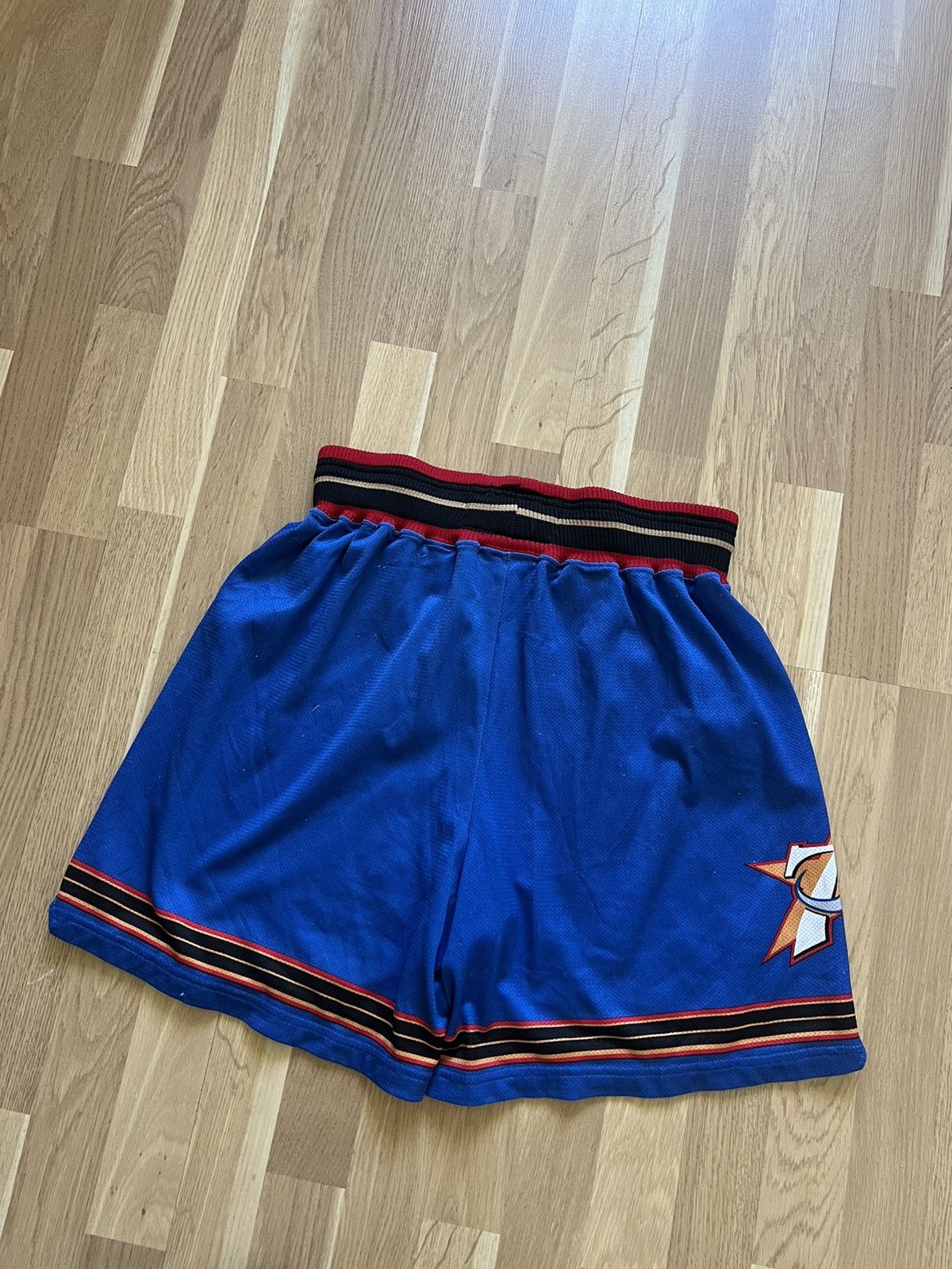 Champion VTG 90's Philadelphia sixers 76ers NBA champion rare shorts Size US 32 / EU 48 - 5 Thumbnail