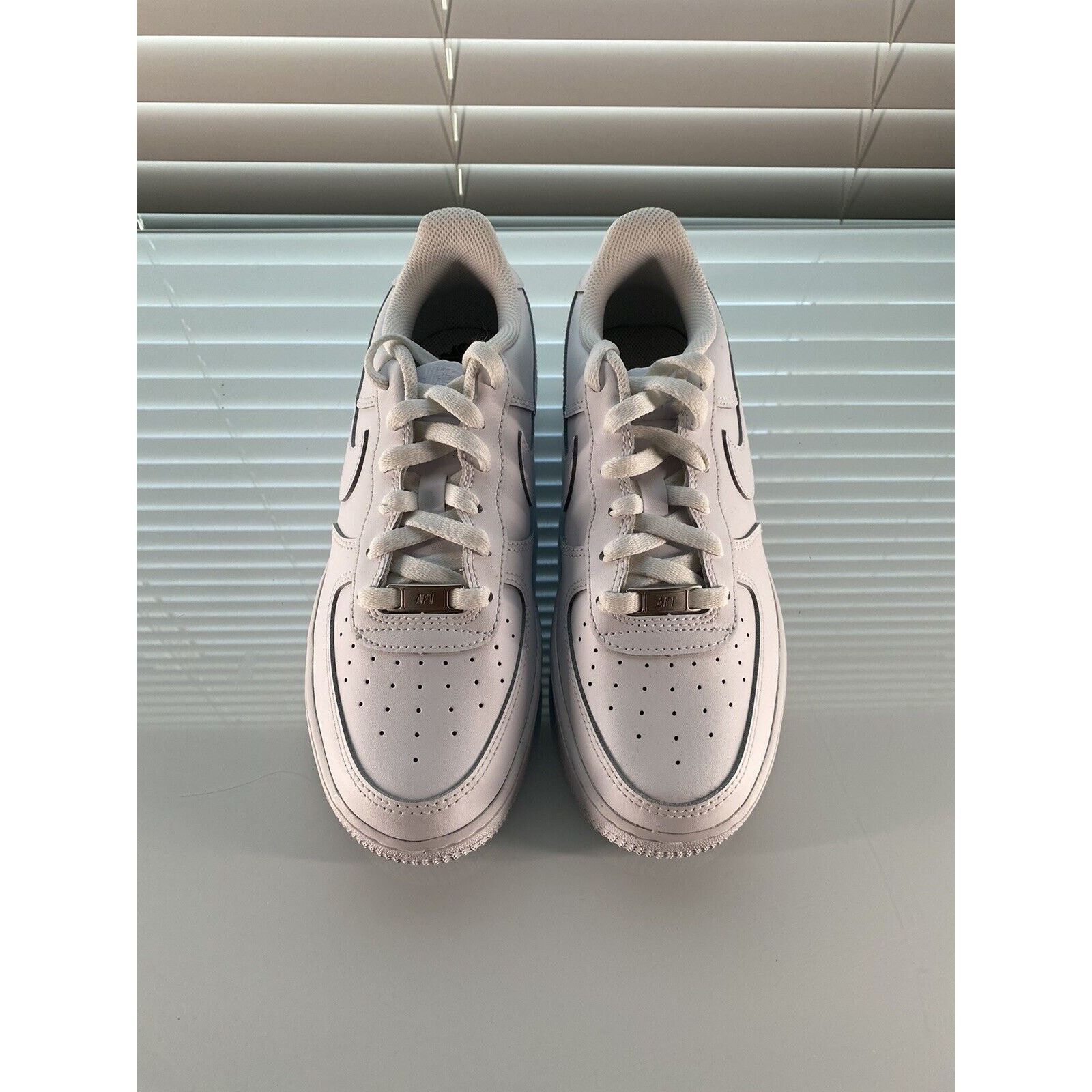 Nike Air Force 1 '07 WHITE - Size: 6.5y