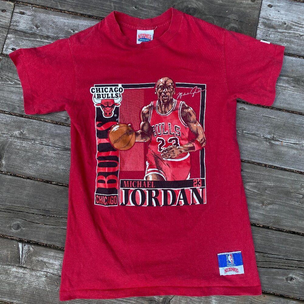 Nutmeg Vintage 90s Nutmeg Michael Jordan Chicago Bulls NBA T Shirt Size US L / EU 52-54 / 3 - 1 Thumbnail