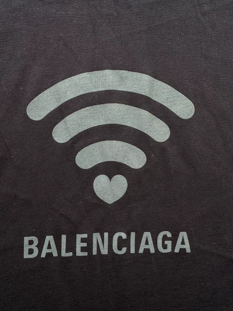 Balenciaga Balenciaga size L Black Love WiFi Signal Short Sleeve Size US L / EU 52-54 / 3 - 5 Thumbnail