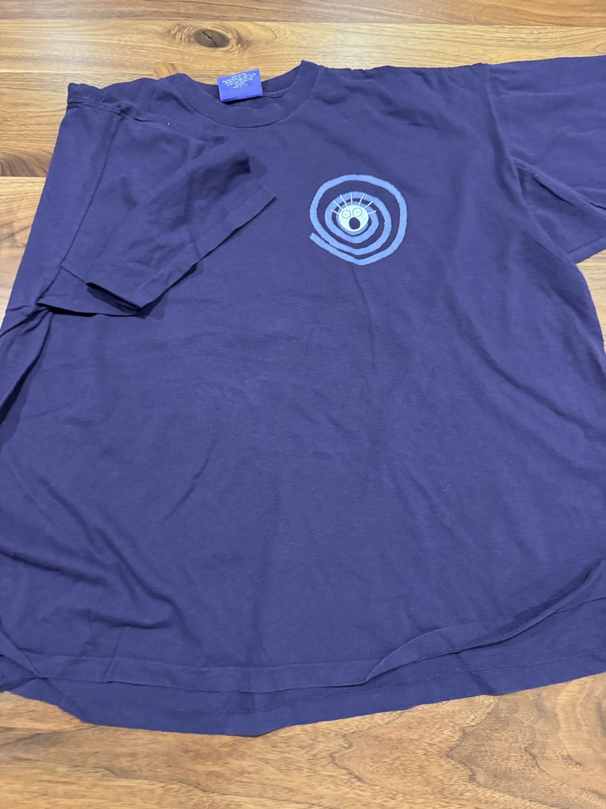 Vintage Scared Guy Purple Spiral tee Size US XL / EU 56 / 4 - 2 Thumbnail