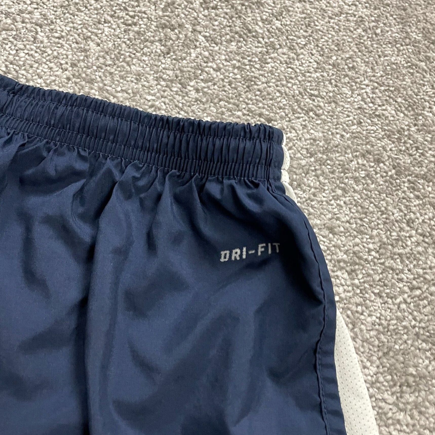 Nike Nike Dri Fit Active Shorts Womens Medium Blue Elastic Waist Pockets 26x3 Size 32" / US 10 / IT 46 - 3 Thumbnail