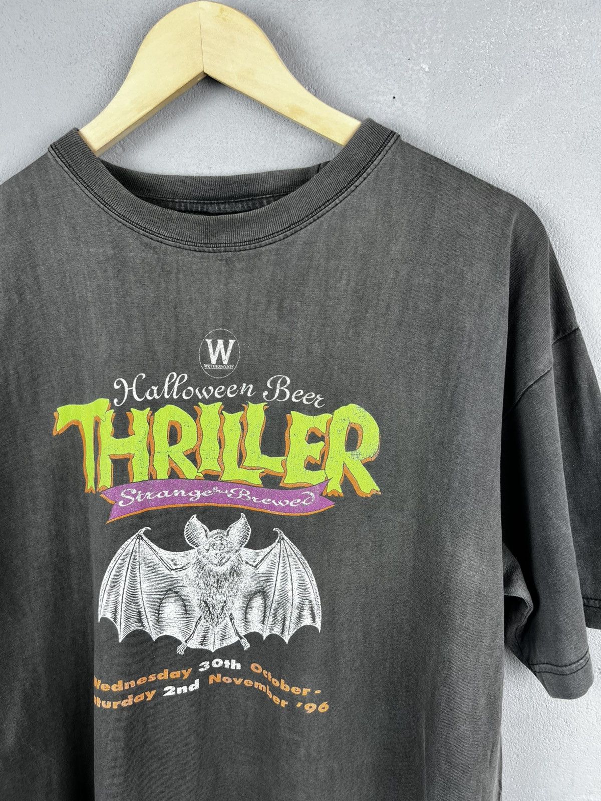 Band Tees Thriller t shirt vintage Size US XL / EU 56 / 4 - 4 Thumbnail