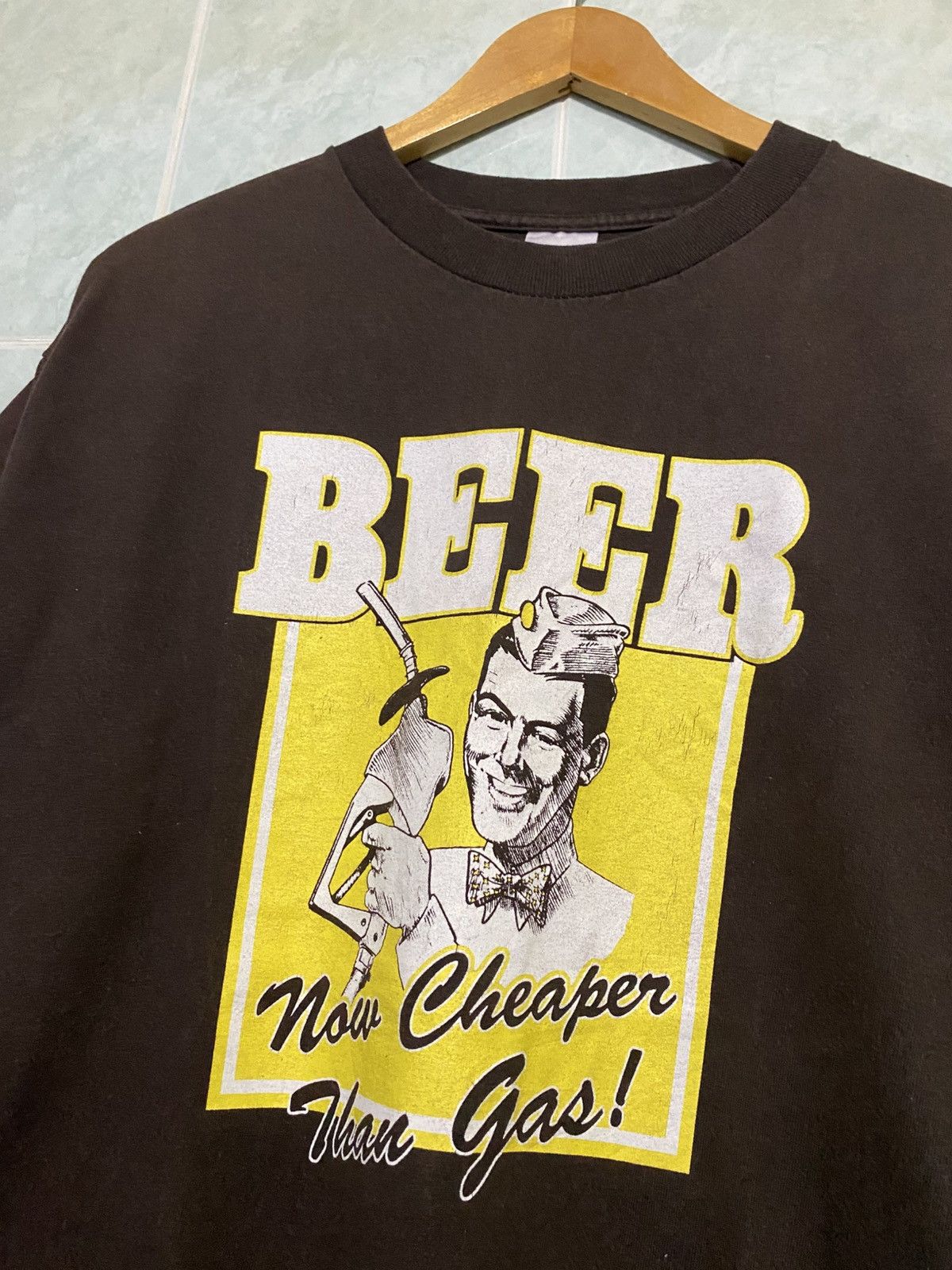 Vintage Vintage Humor BEER Now Cheaper Than Gas Tshirt Size US L / EU 52-54 / 3 - 2 Thumbnail