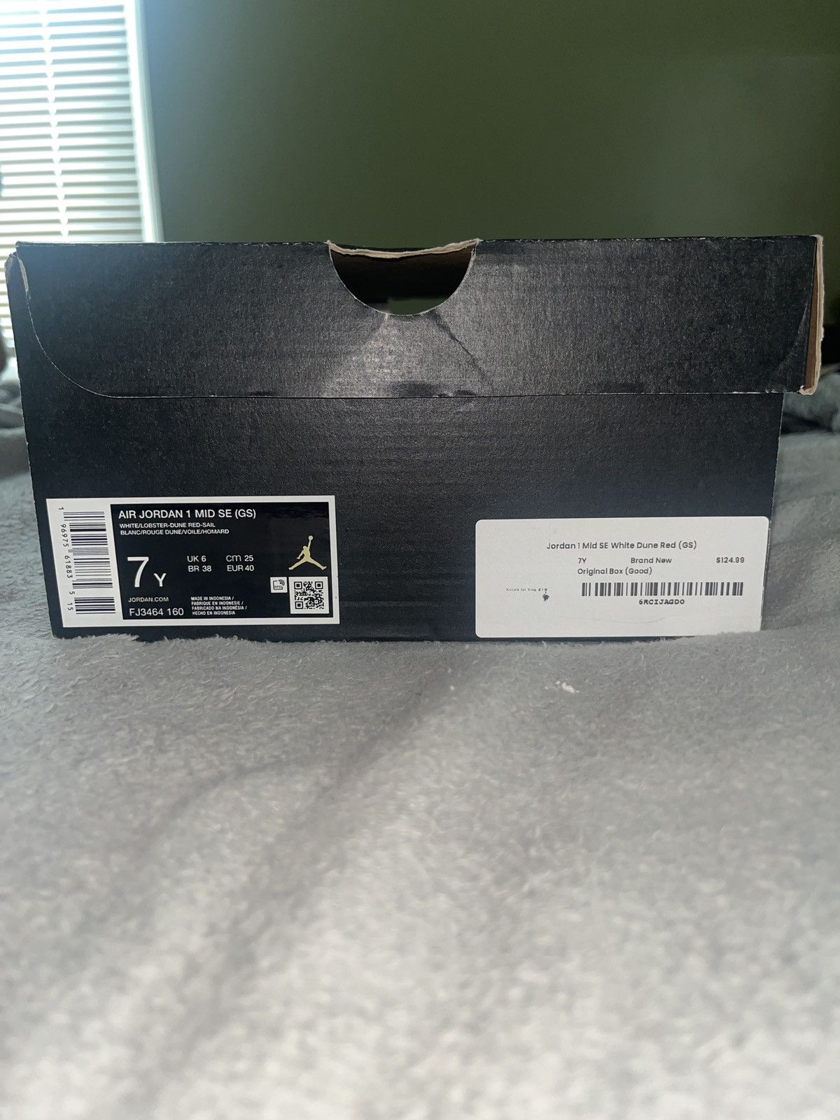 Jordan Brand Size 7Y Air Jordan 1 Mid SE (GS) - Brand New, OG Box Size US 8 / IT 38 - 7 Thumbnail