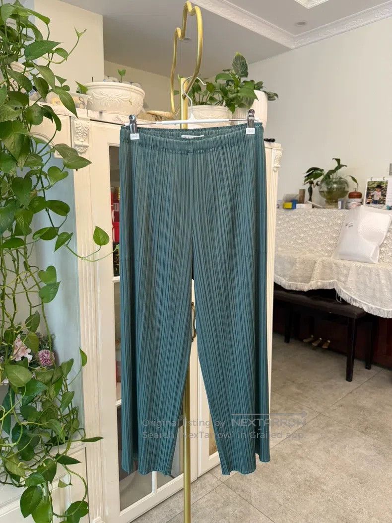 Issey Miyake Issey Miyake size:3 Sage Green Straight-Leg Pants Size 31" - 1 Thumbnail