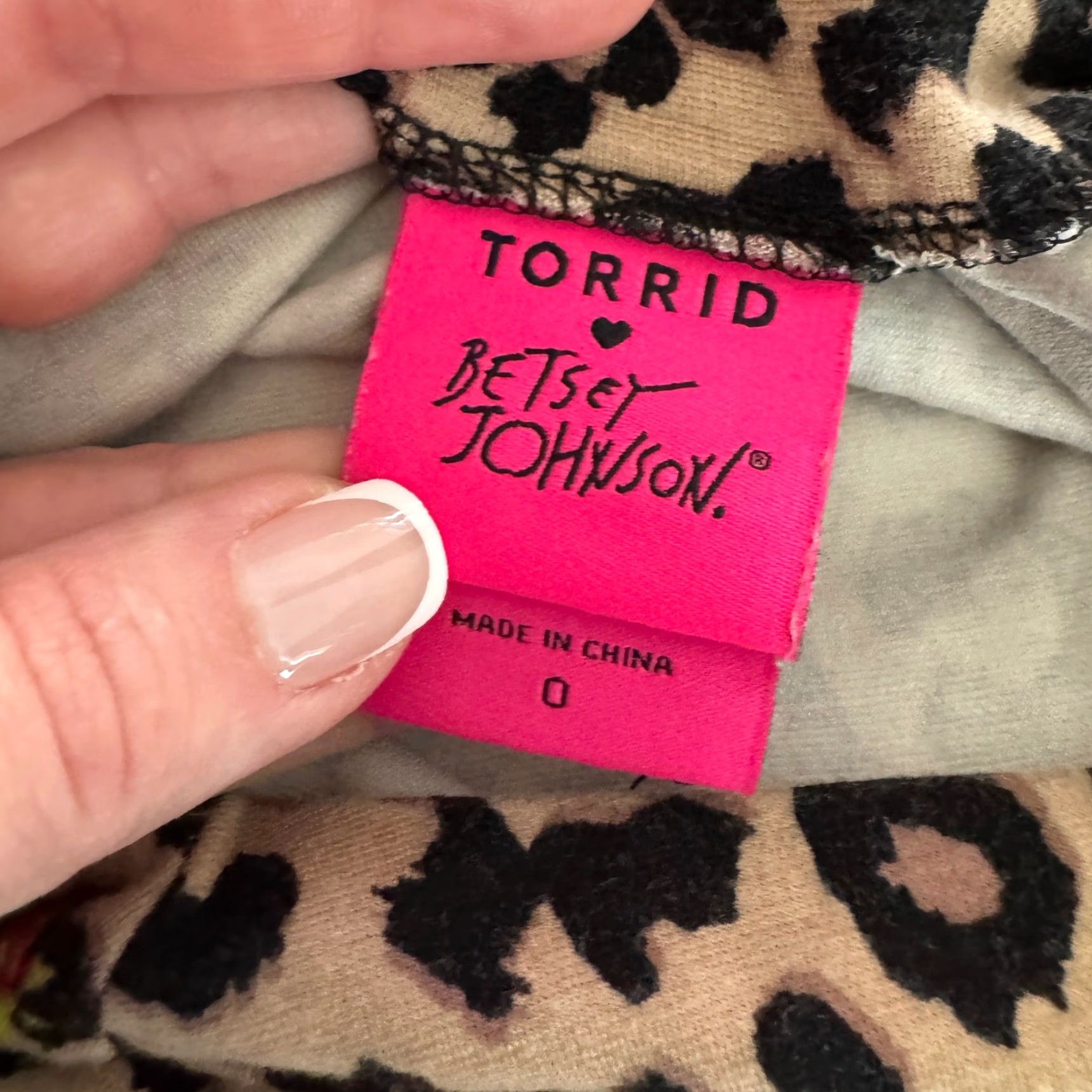 Betsey Johnson Torrid Betsey Johnson Leopard Rose Knit Skater Dress Women Plus 0 Stretch Animal Print Crew Neck 3/4 Sleeve Pullover Mini Vintage No N/A Size XL / US 12-14 / IT 48-50 - 3 Thumbnail