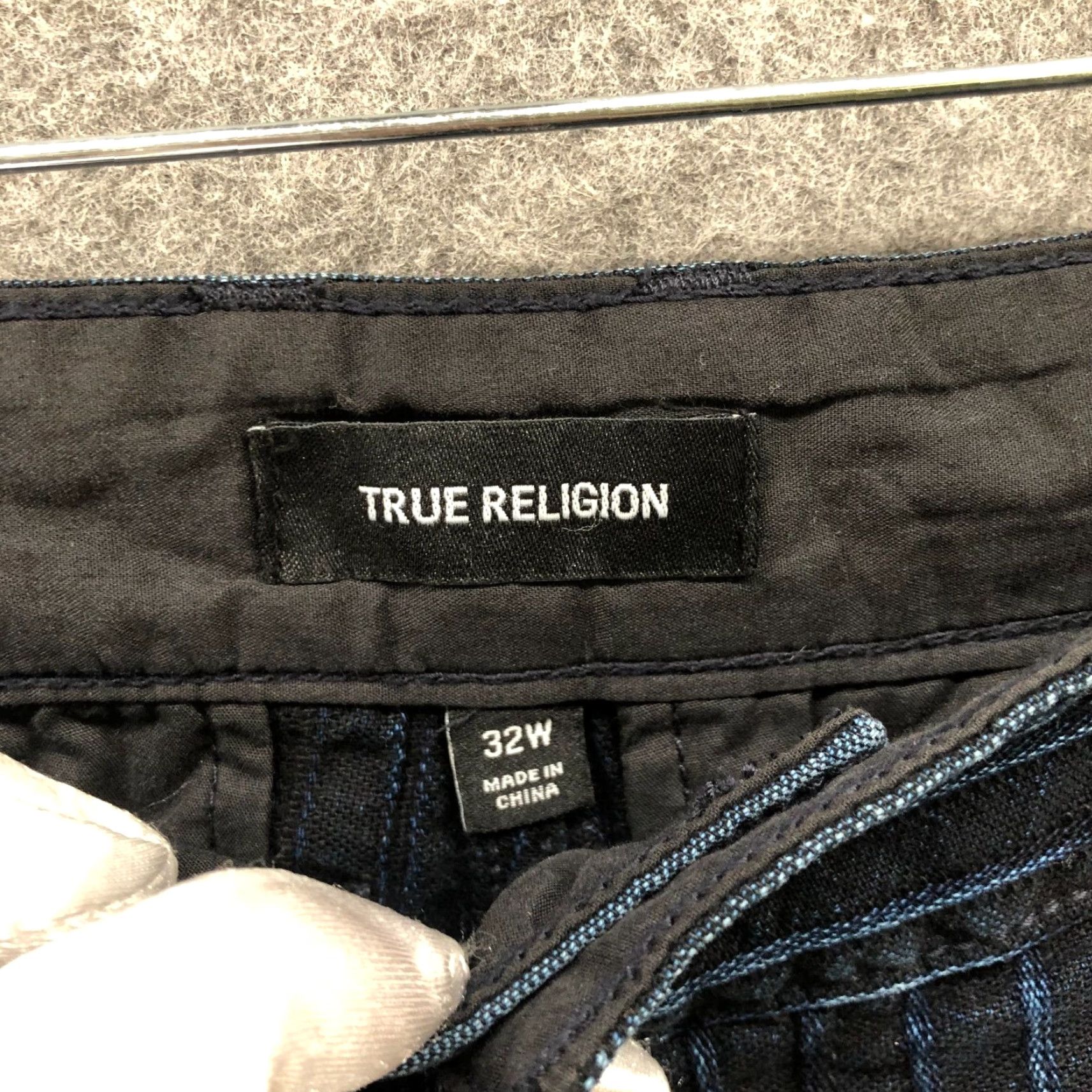 True Religion True Religion Devin Cropped Jeans Mens 32 Blue Striped Dark Wash Denim 5-Pocket Design Sneakers? (No) Size US 32 / EU 48 - 6 Thumbnail