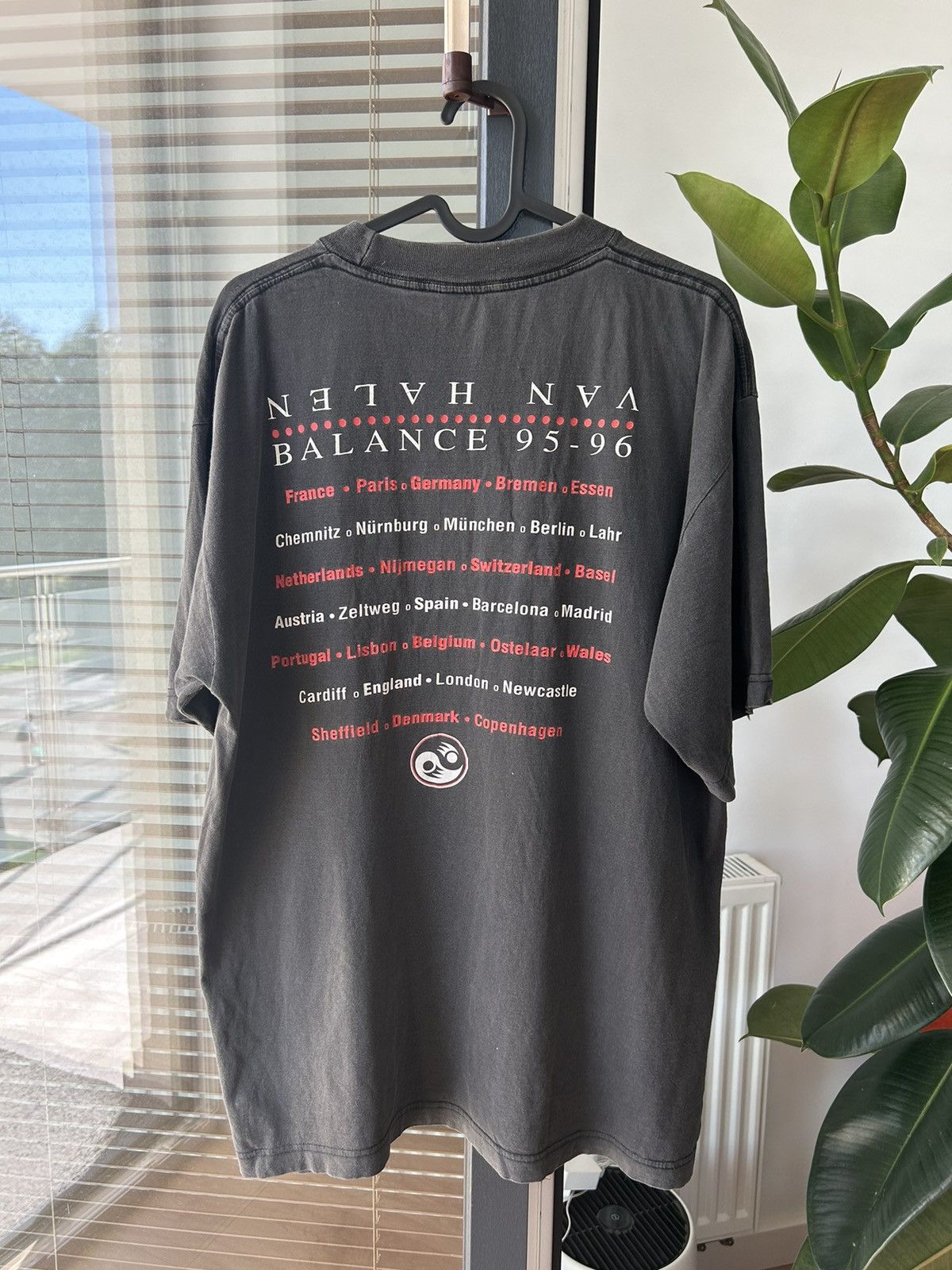 Band Tees × Vintage Vintage 1995 Tour Van Halen tee Size US XL / EU 56 / 4 - 7 Thumbnail