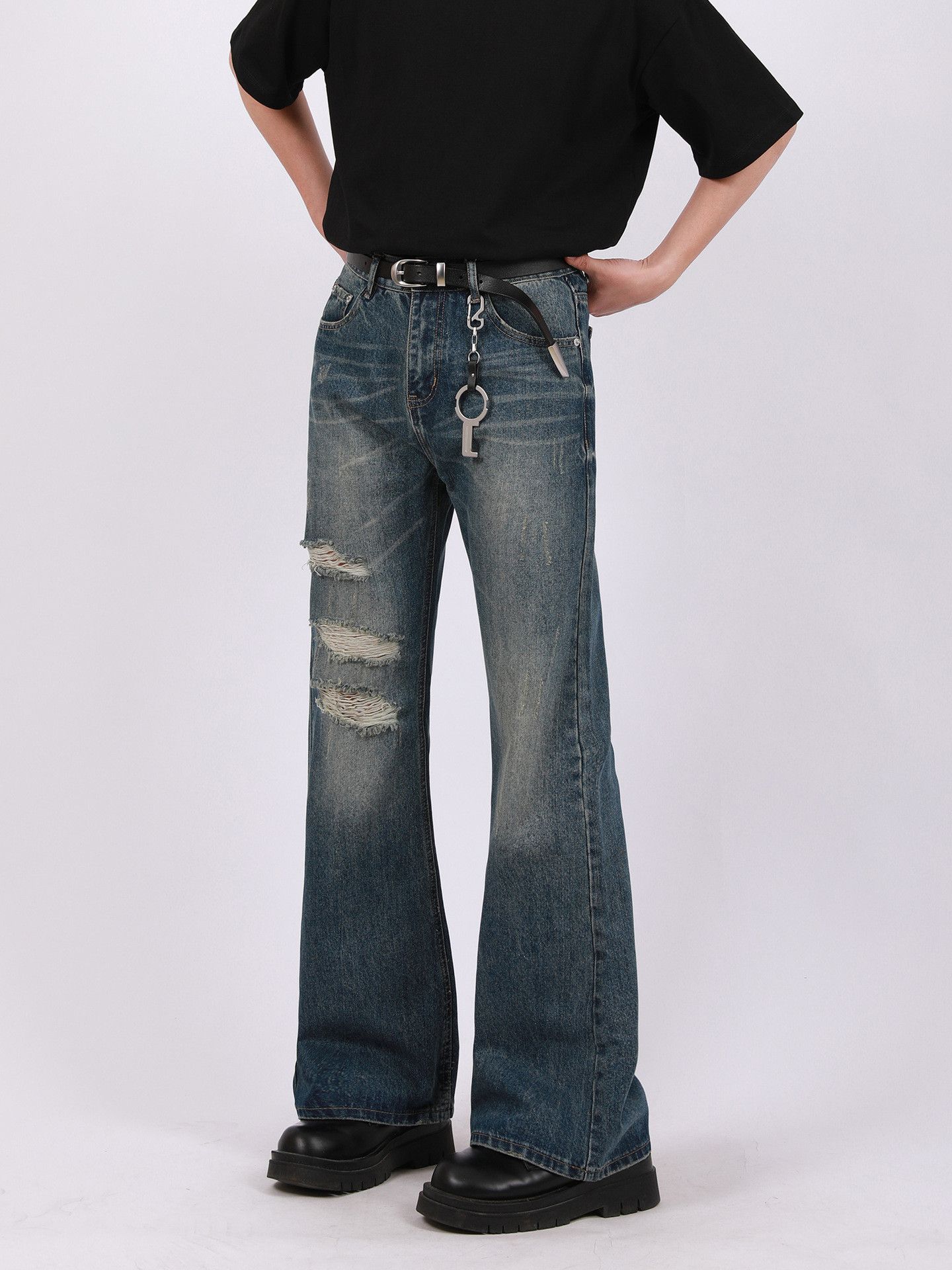 Japanese Brand Retro distressed loose-fitting casual ripped flared jeans Size US 32 / EU 48 - 1 Thumbnail