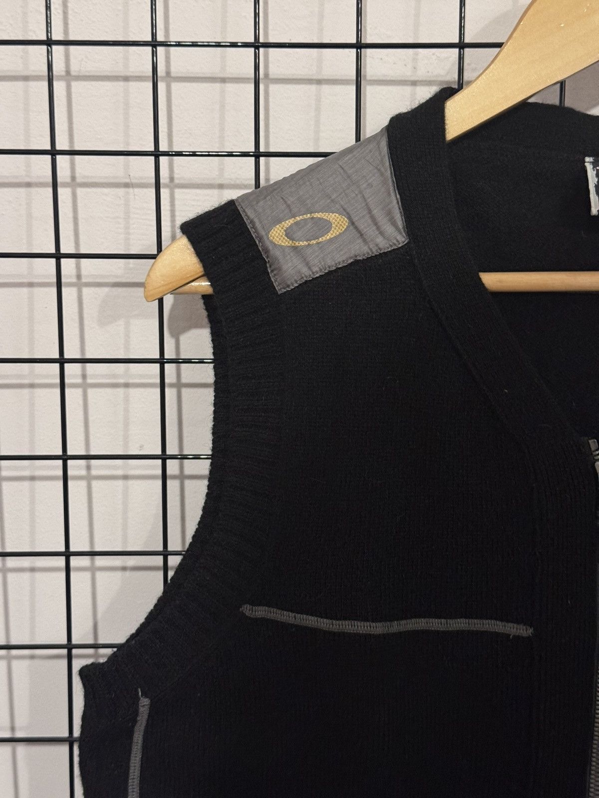 Oakley Oakley Mens Hybrid Pile Fleece Vest. Size US XL / EU 56 / 4 - 3 Thumbnail