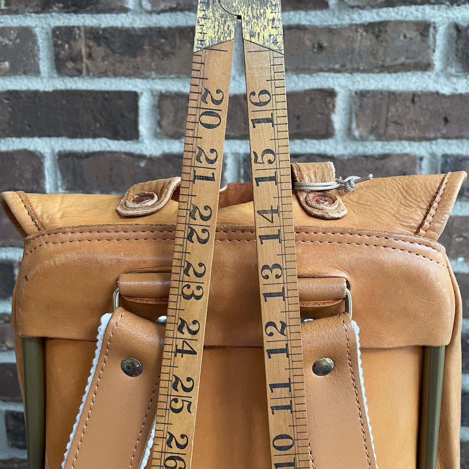 Other RARE 1970s REINDEER HIDE LEATHER BACKPACK RUCKSACK R$1398 Size ONE SIZE - 6 Thumbnail