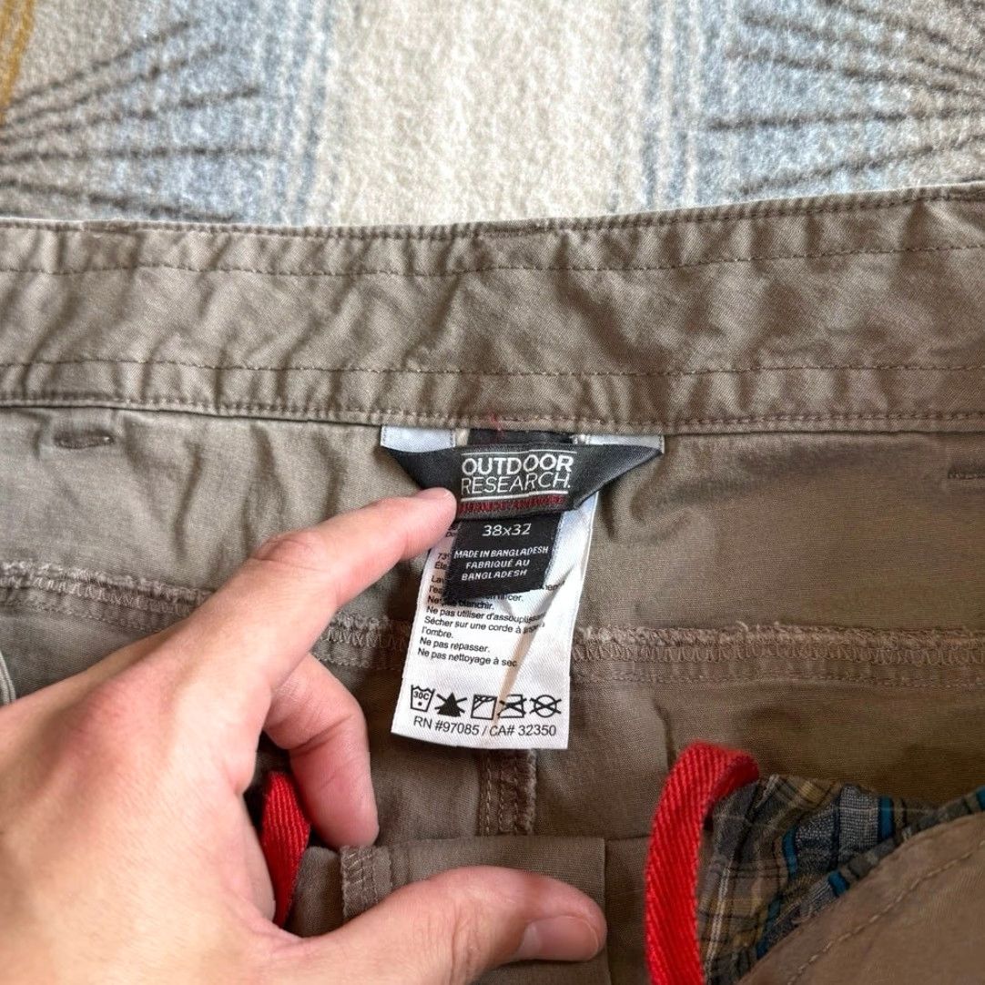 Outdoor Research Outdoor Research Men’s Hiking Pants 38x32 Khaki Brown Regular Inseam 32 Outdoor Nature Hiking Pants Mens Brown Solid 90s? Size US 38 / EU 54 - 3 Thumbnail