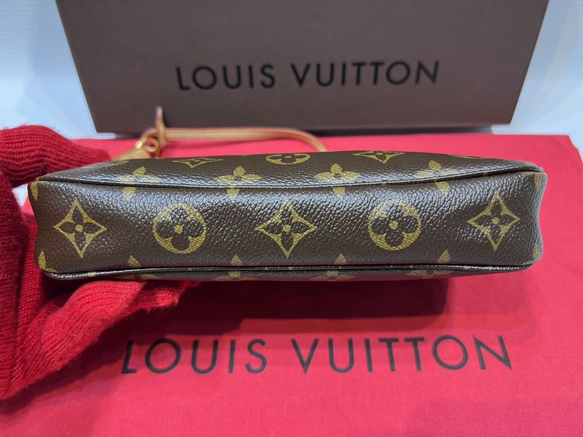 Louis Vuitton × Takashi Murakami LOUIS VUITTON CHERRY POCHETTE TAKASHI MURAKAMI Size ONE SIZE - 10 Thumbnail