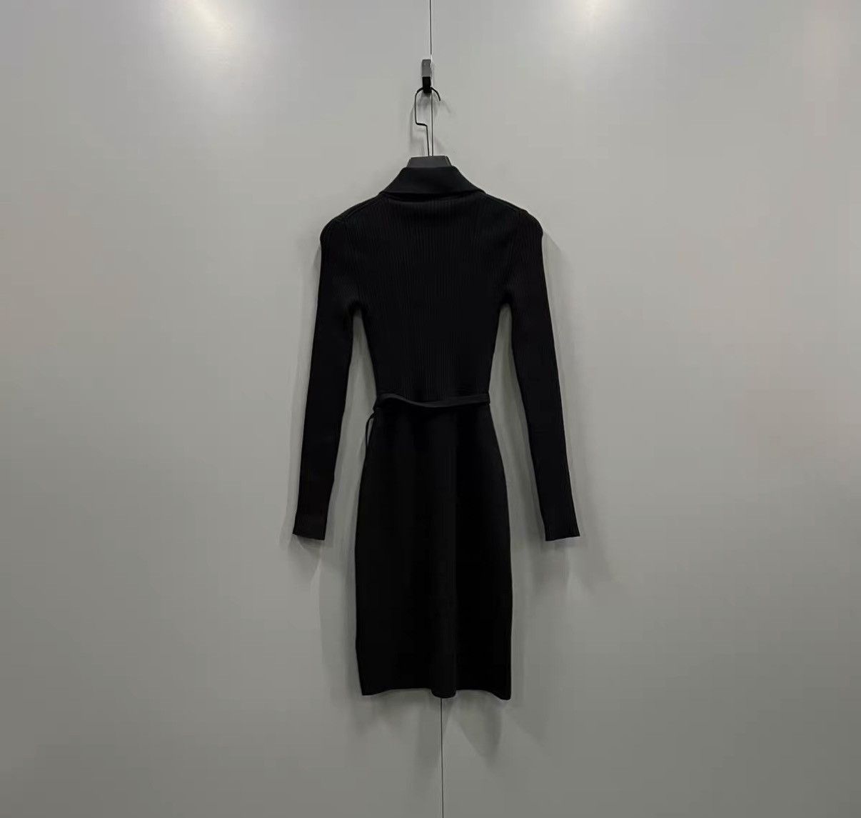 Burberry Burberry Black Slim-fit Knitted Dress J41 Size XXS / US 00 / IT 34 - 2 Thumbnail