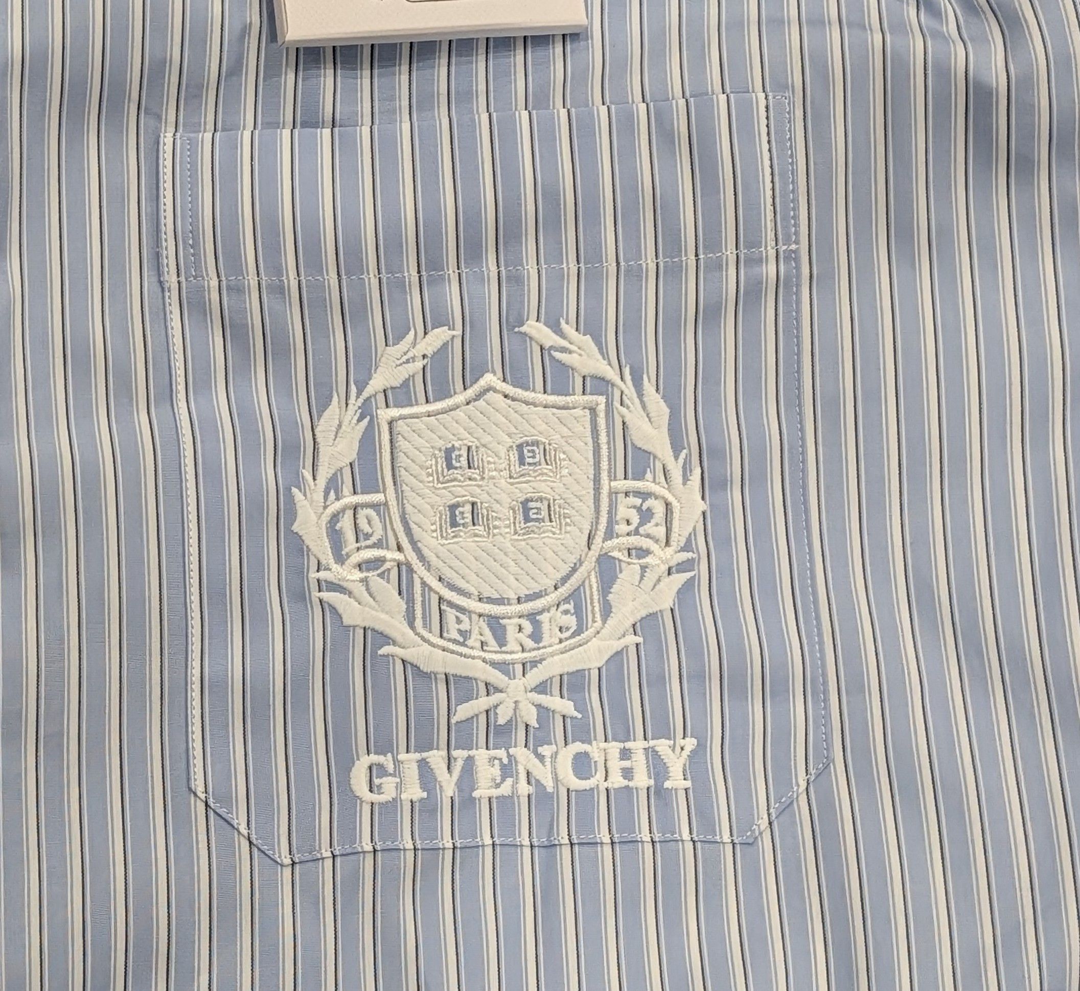 Givenchy GIVENCHY Crest Striped Button Up Shirt Light Blue 39 US 15.5 Size US M / EU 48-50 / 2 - 3 Thumbnail