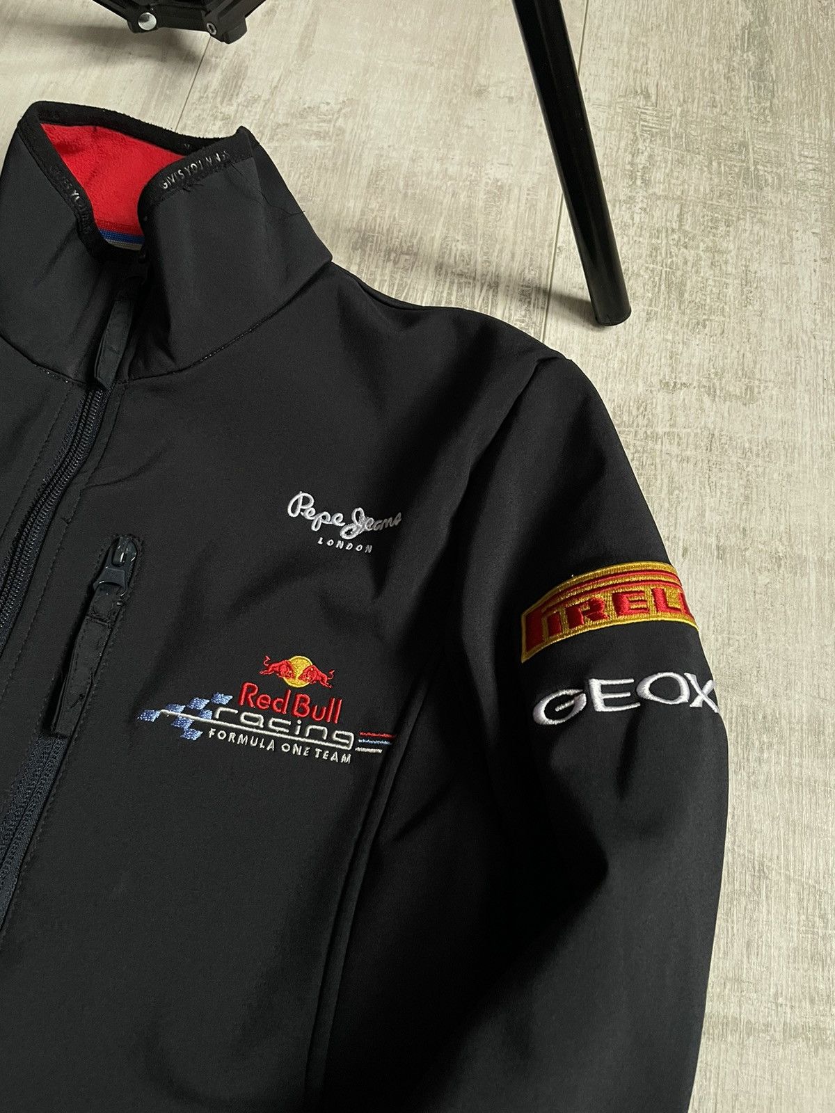 Red Bull Vintage Red Bull Racing Y2K Pirelli Jacket 00’s RARE Size XS / US 0-2 / IT 36-38 - 4 Thumbnail
