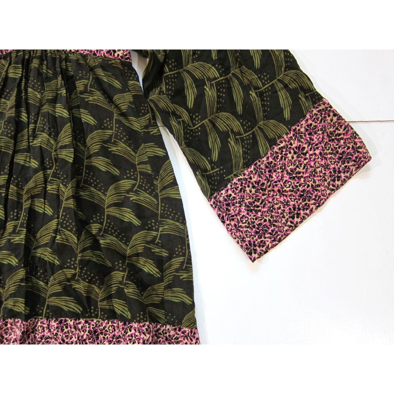 Pinko Rachel Roy Floral 100% Rayon Green Pink V-Neck Empire Dress Long Flare Sleeve Knee Length Women 2 Size XS / US 0-2 / IT 36-38 - 7 Thumbnail