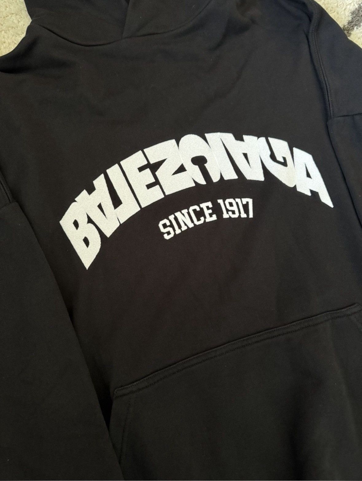 Balenciaga Balenciaga FW23 Inverted Flipped Letter Embodied Hoodie Size US S / EU 44-46 / 1 - 3 Thumbnail