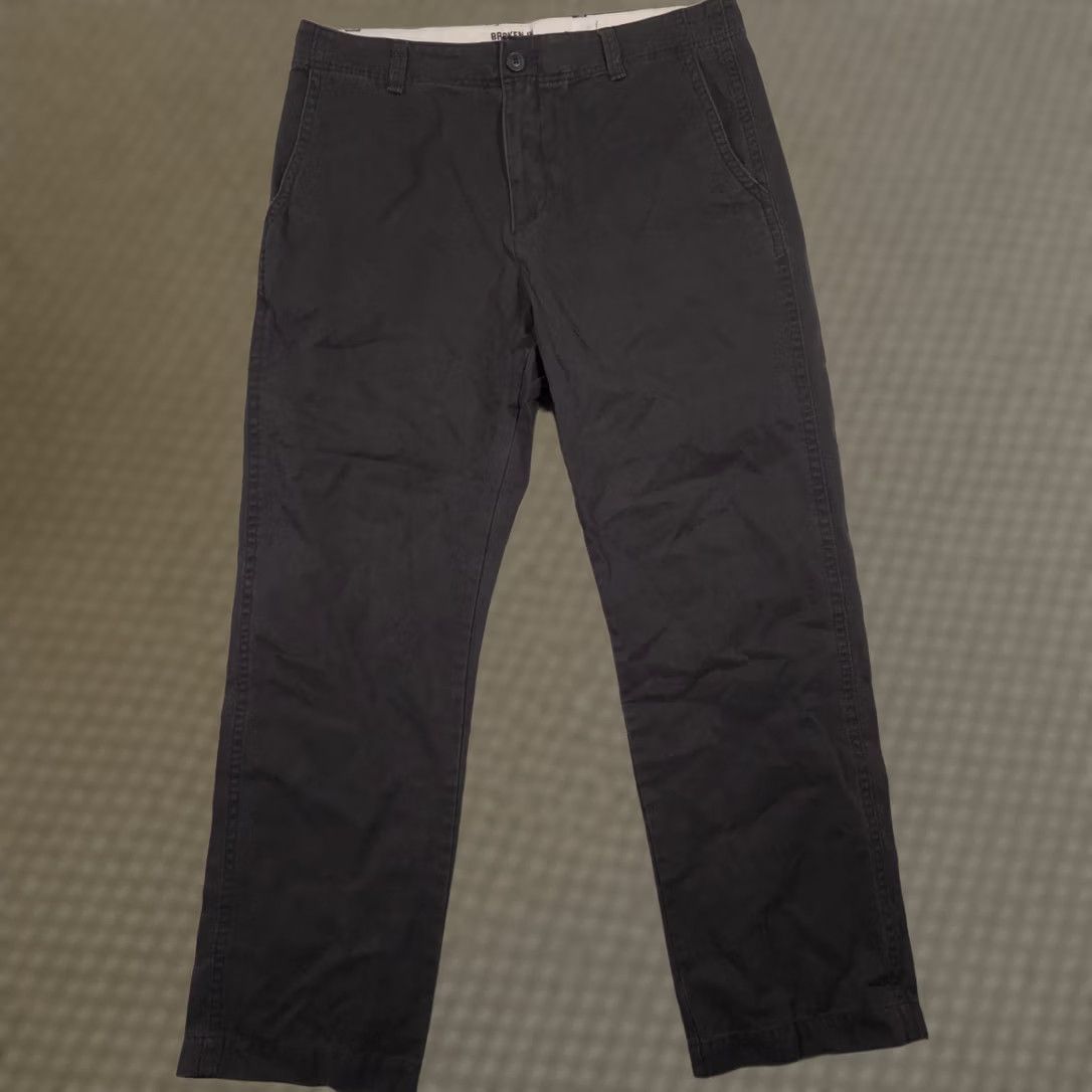 Old Navy Old Navy Broken-In Khakis Pants Mens 38x32 Gray Chino Flat Front Straight Leg Regular Waist 36 Size US 36 / EU 52 - 1 Thumbnail