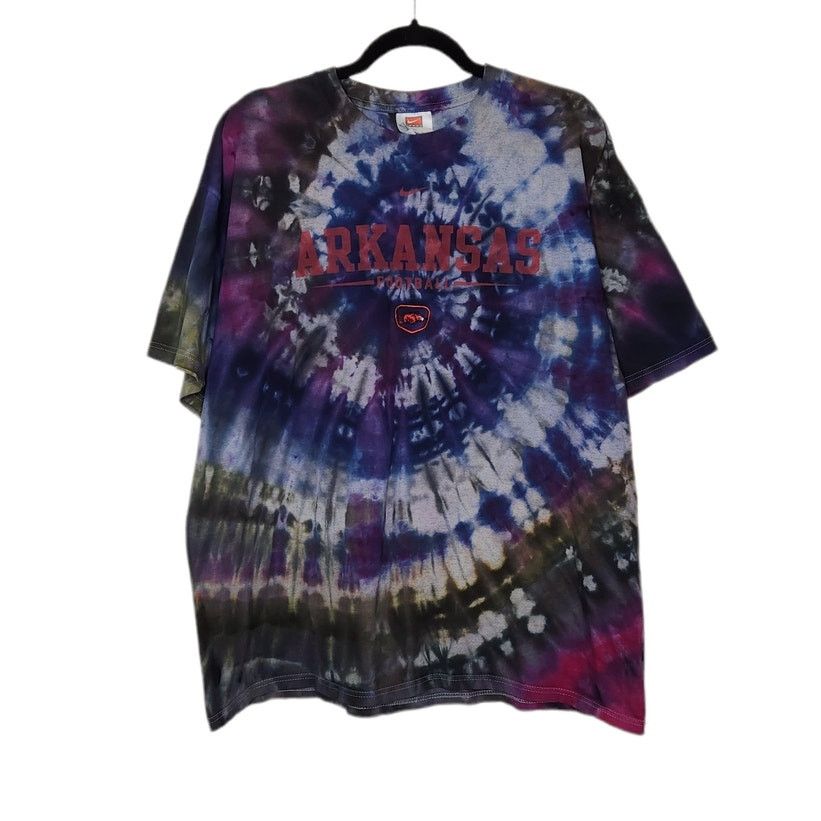 Nike Vintage Nike Arkansas Center Swoosh Custom Tie Dye Grunge Size US XL / EU 56 / 4 - 1 Thumbnail