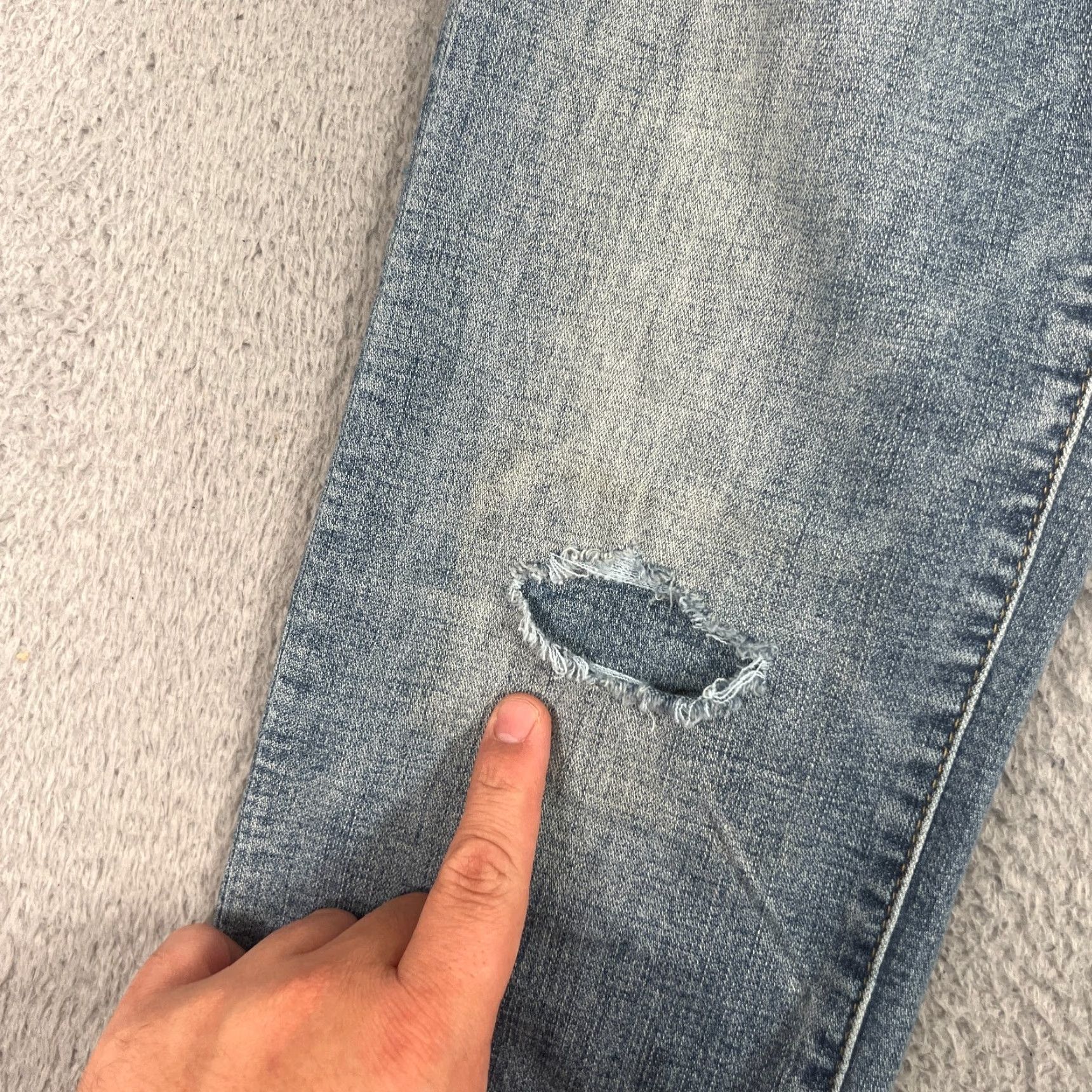 American Eagle Outfitters American Eagle Outfitters Jeans Mens 27x29 Straight Fit Light Wash Blue Denim Size US 27 - 2 Thumbnail