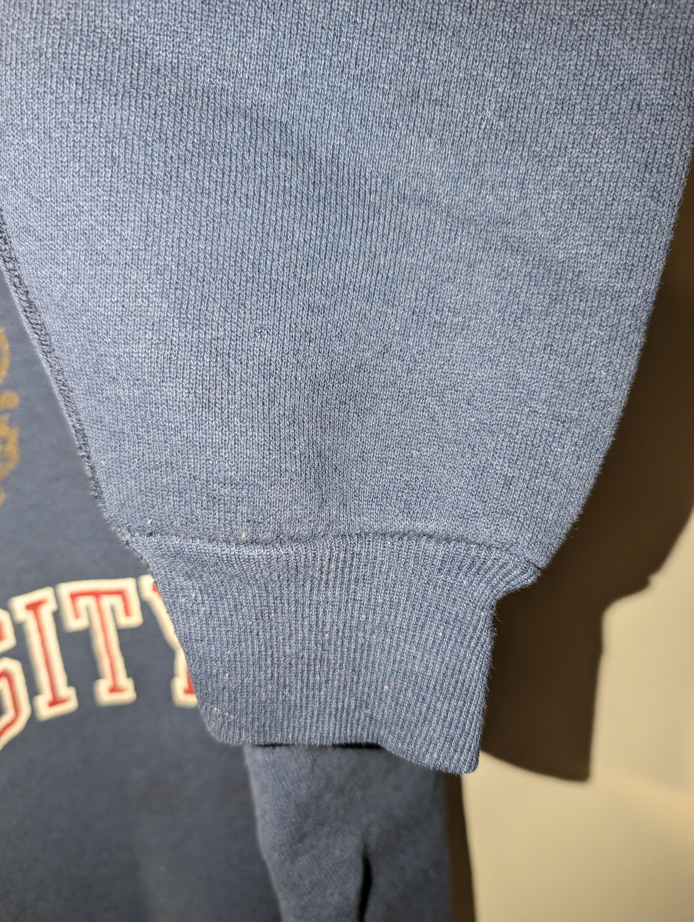NCAA Vintage Harvard University Crimson Sweatshirt Mens Med Size US M / EU 48-50 / 2 - 4 Thumbnail