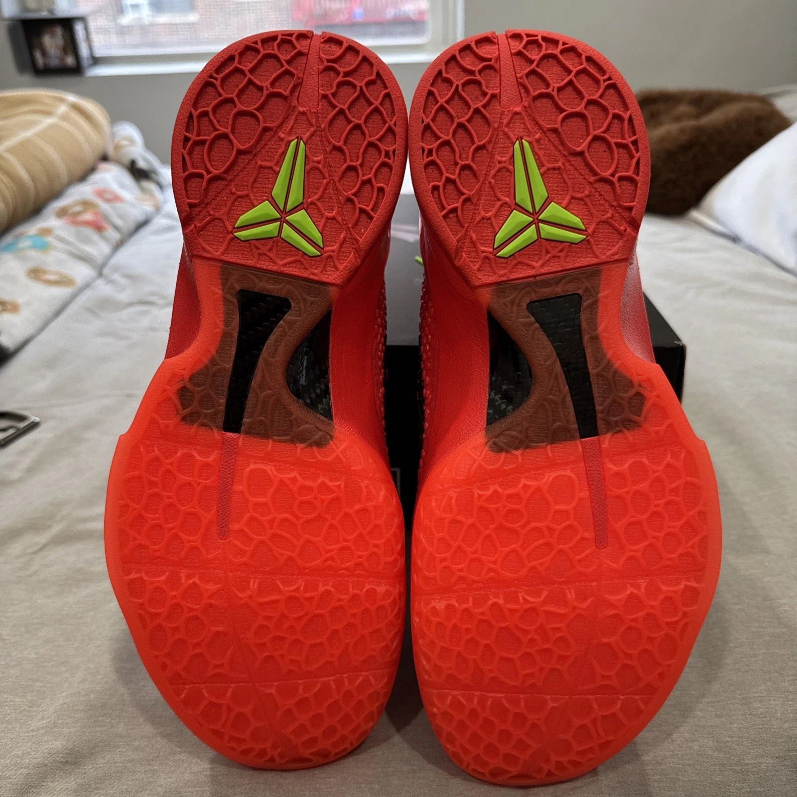 Nike New DS Nike Kobe 6 Protro Reverse Grinch Size US 9.5 / EU 42-43 - 6 Thumbnail