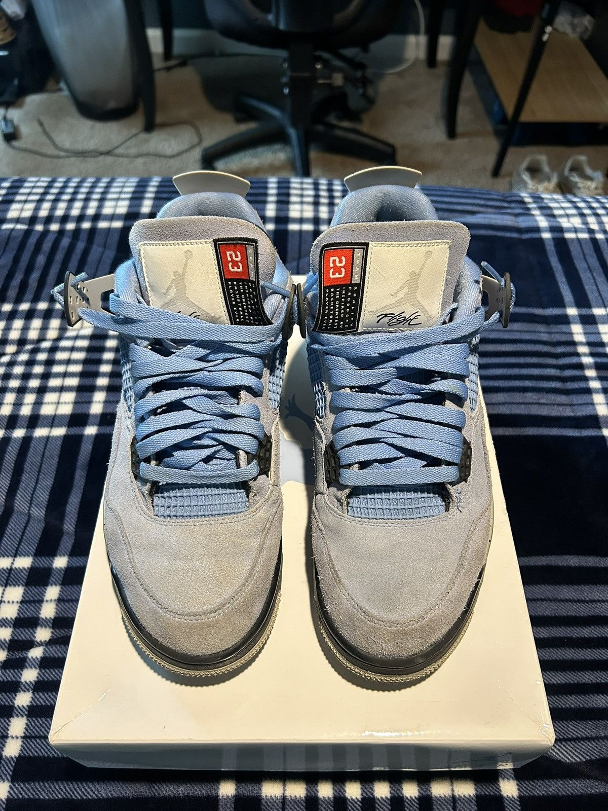 Jordan Brand Air Jordan 4 “UNC” Size US 10 / EU 43 - 1 Thumbnail
