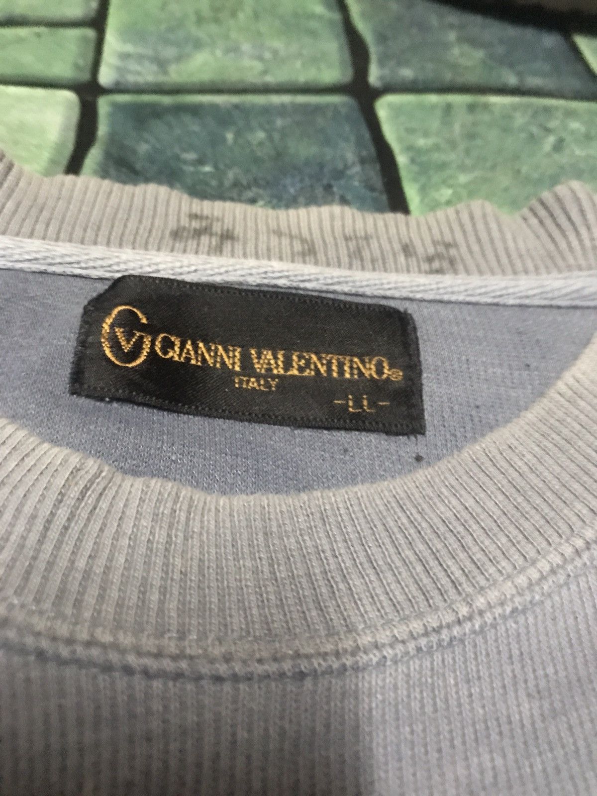 Japanese Brand × Valentino VINTAGE GIANNI VALENTINO SPELLOUT SWEATSHIRT Size US L / EU 52-54 / 3 - 16 Thumbnail